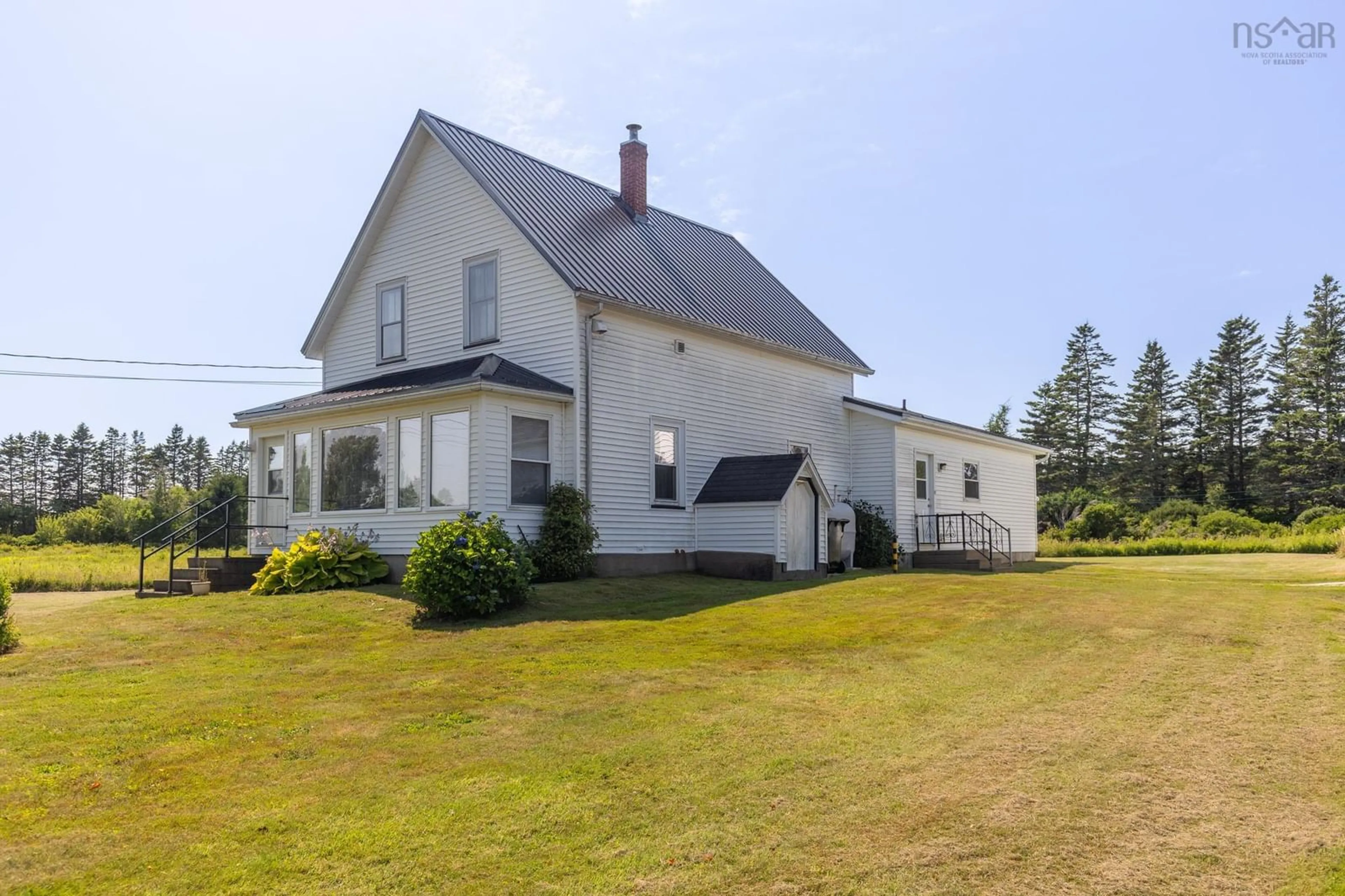 A pic from outside/outdoor area/front of a property/back of a property/a pic from drone, building for 667 Hardscratch Rd, Brooklyn Nova Scotia B5A 5J2