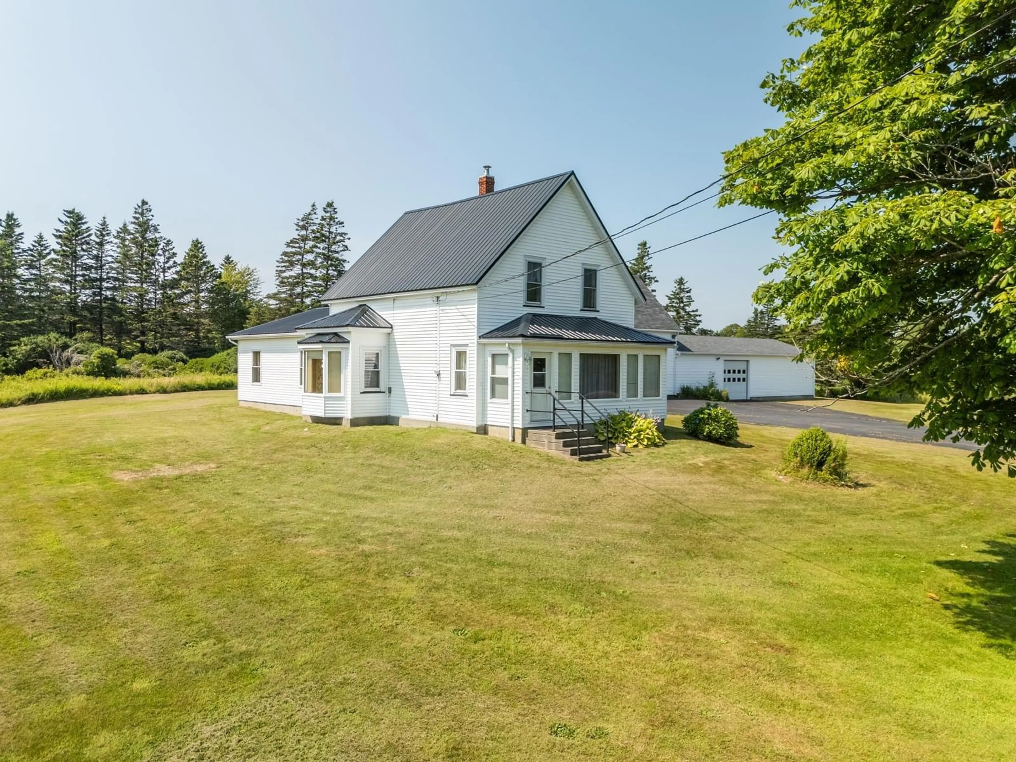 A pic from outside/outdoor area/front of a property/back of a property/a pic from drone, unknown for 667 Hardscratch Rd, Brooklyn Nova Scotia B5A 5J2