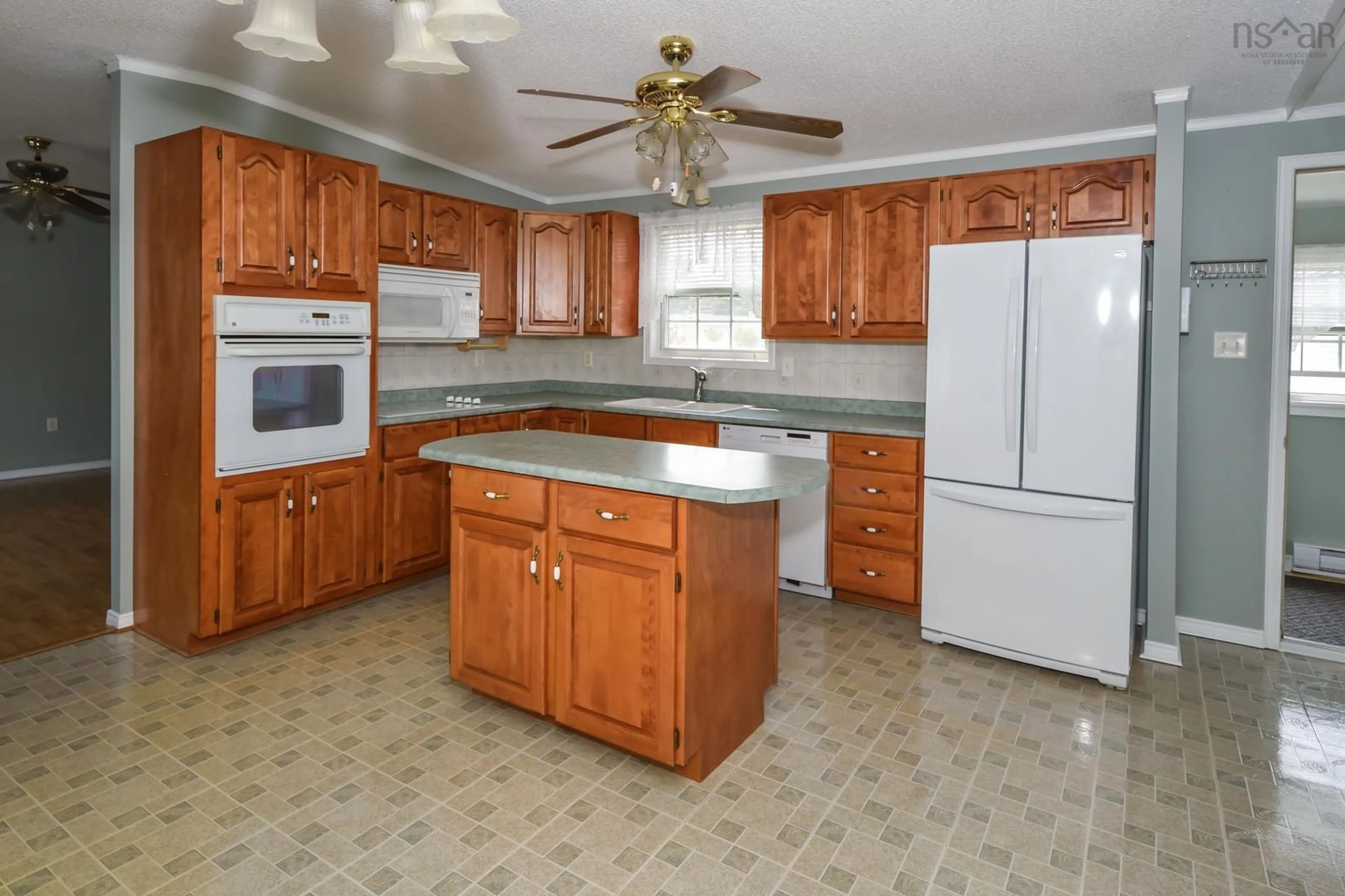 Standard kitchen, ceramic/tile floor for 88 Haven Dr, Bridgewater Nova Scotia B4V 4C4