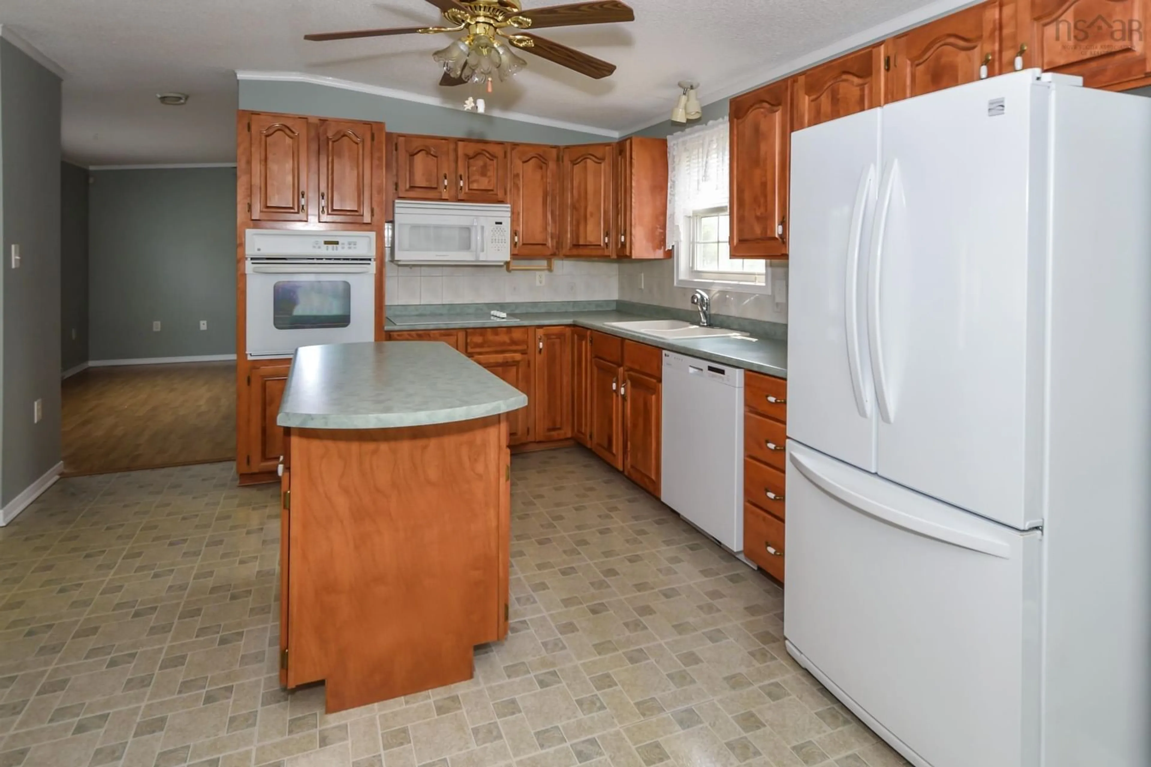 Standard kitchen, ceramic/tile floor for 88 Haven Dr, Bridgewater Nova Scotia B4V 4C4