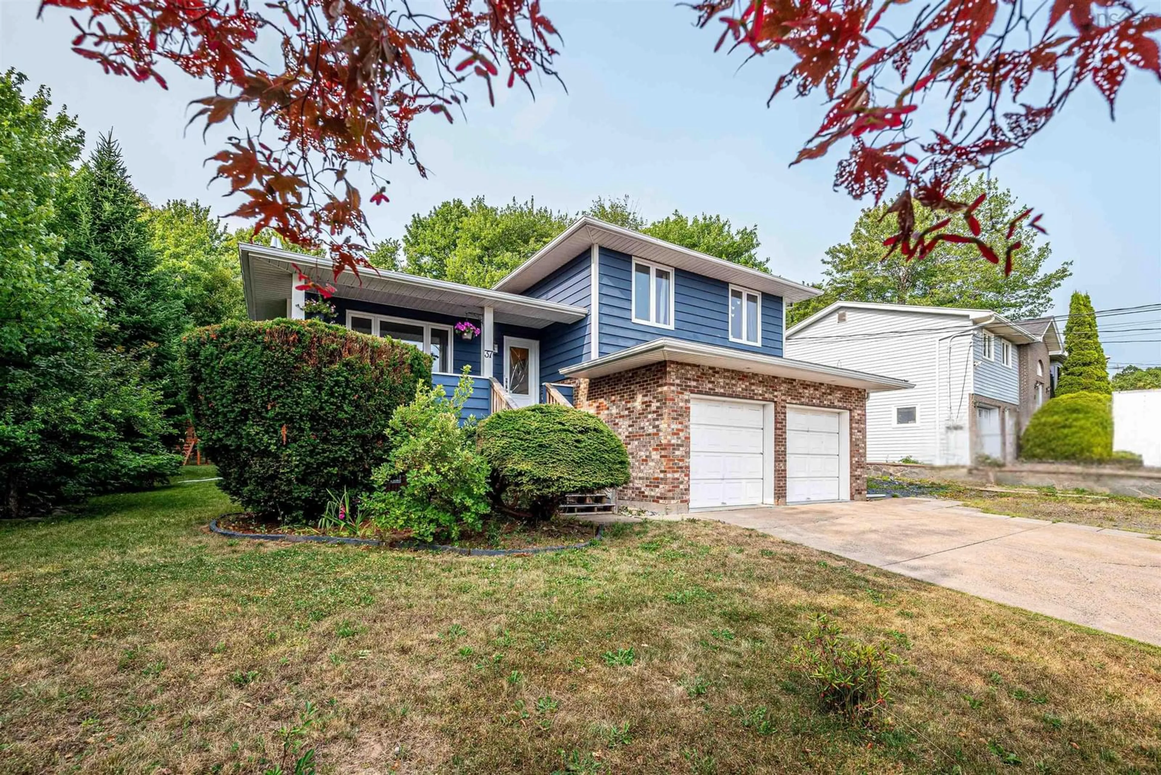 Home with vinyl exterior material, street for 37 Montebello Dr, Dartmouth Nova Scotia B2X 2H1
