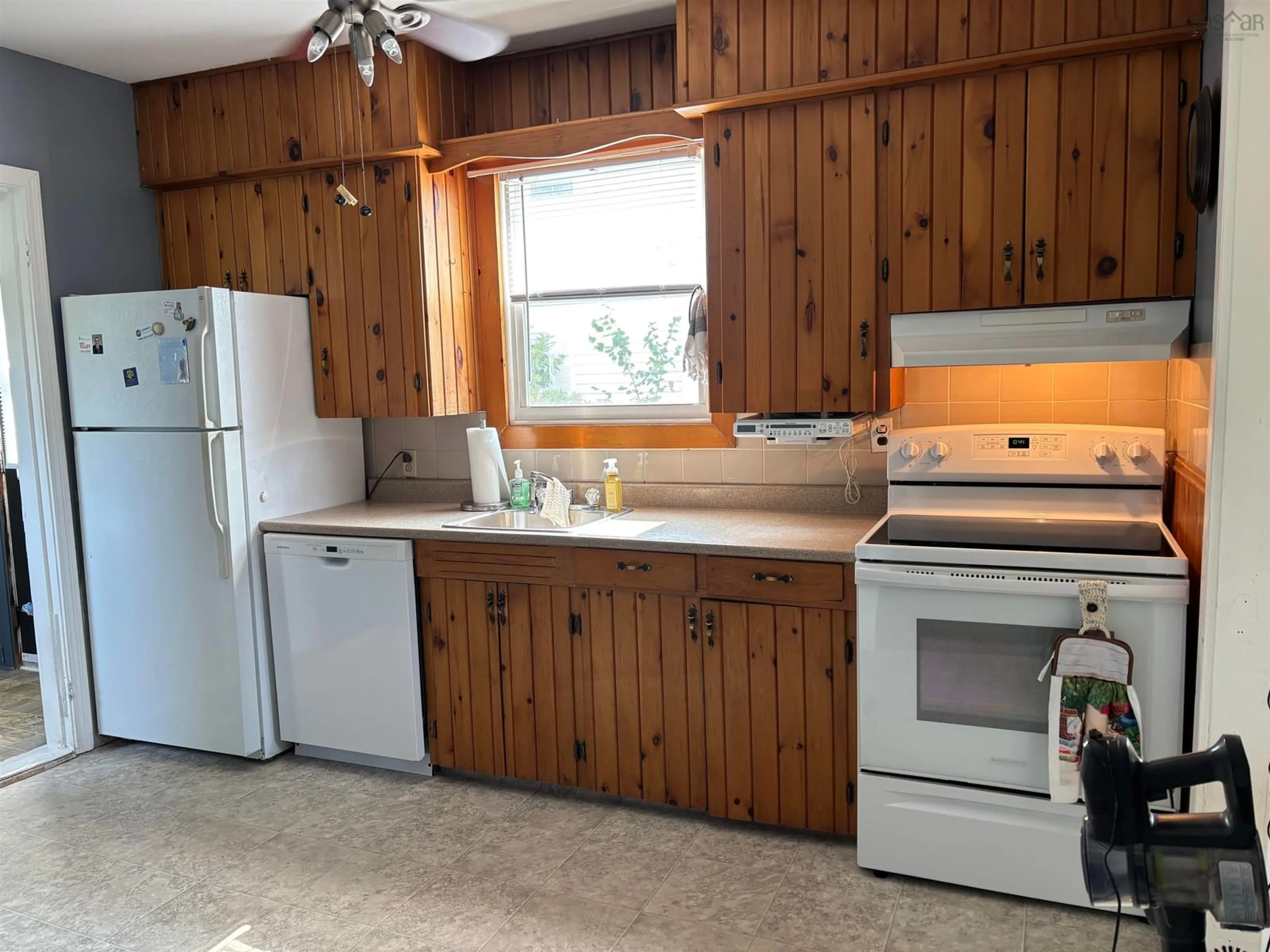 Standard kitchen, unknown for 13 Forman Street, North Sydney Nova Scotia B2A 2L6