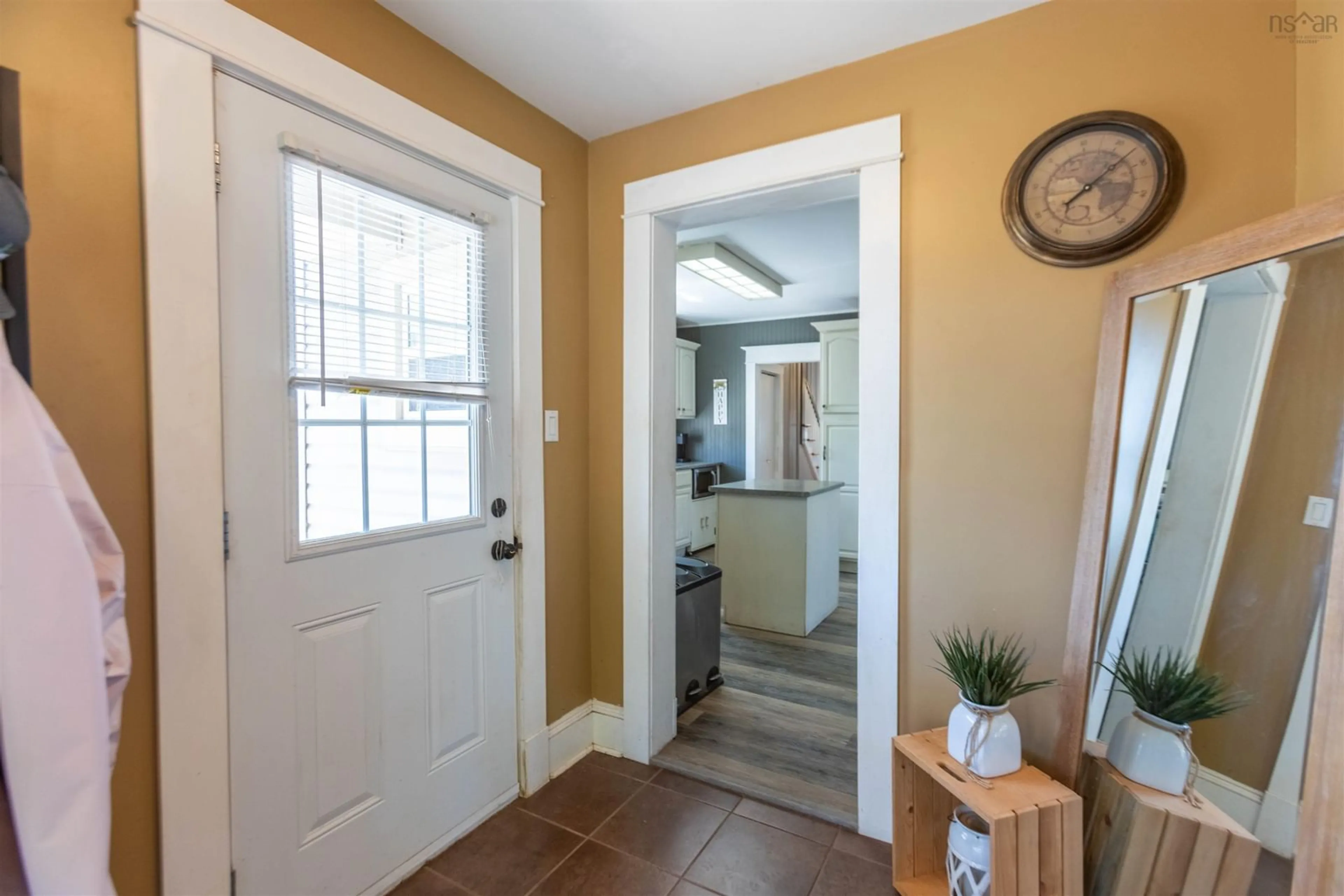 Indoor entryway for 32 Allison Ave, Amherst Nova Scotia B4H 3V5