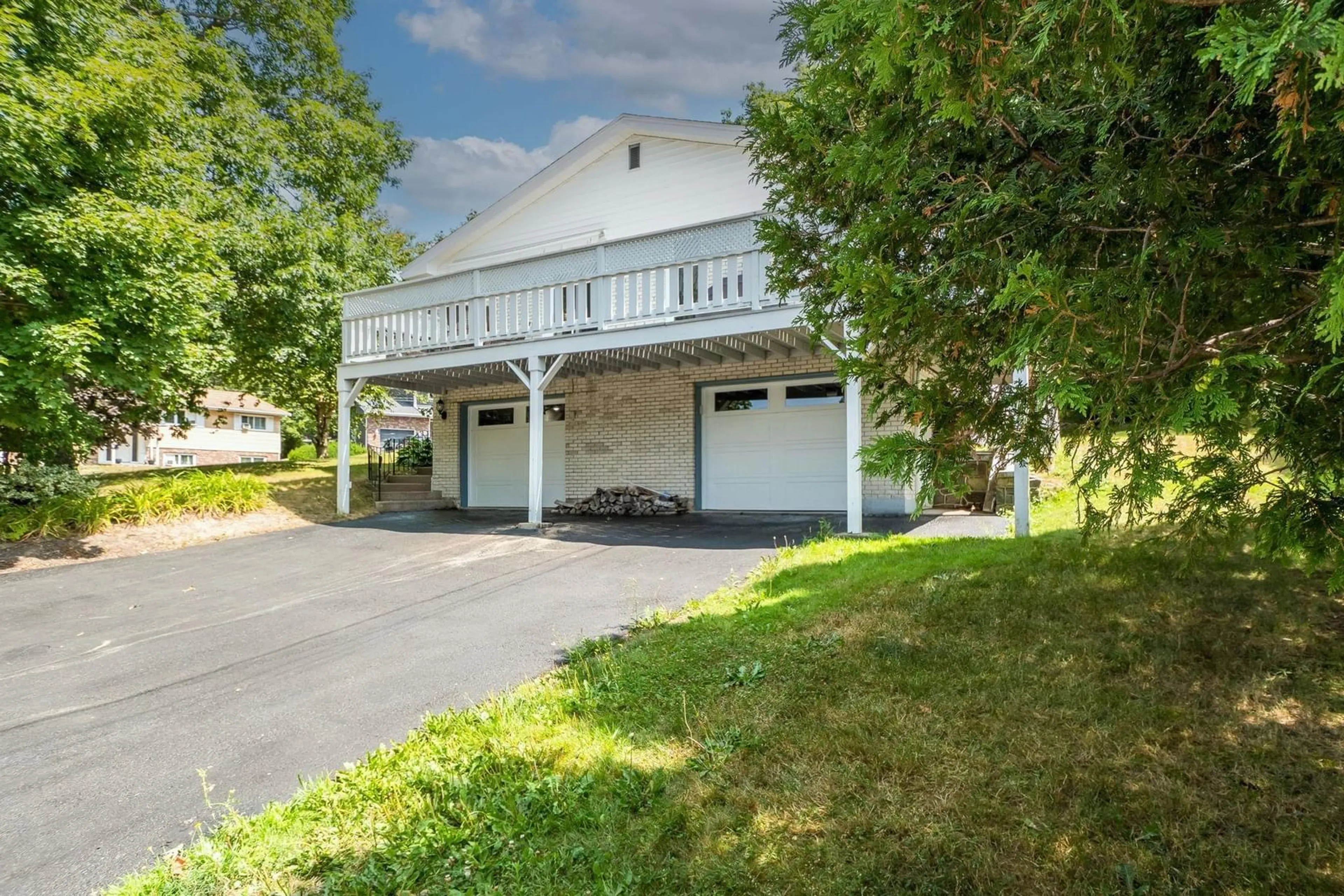 Indoor garage for 180 Rockmanor Dr, Bedford Nova Scotia B4A 3B5
