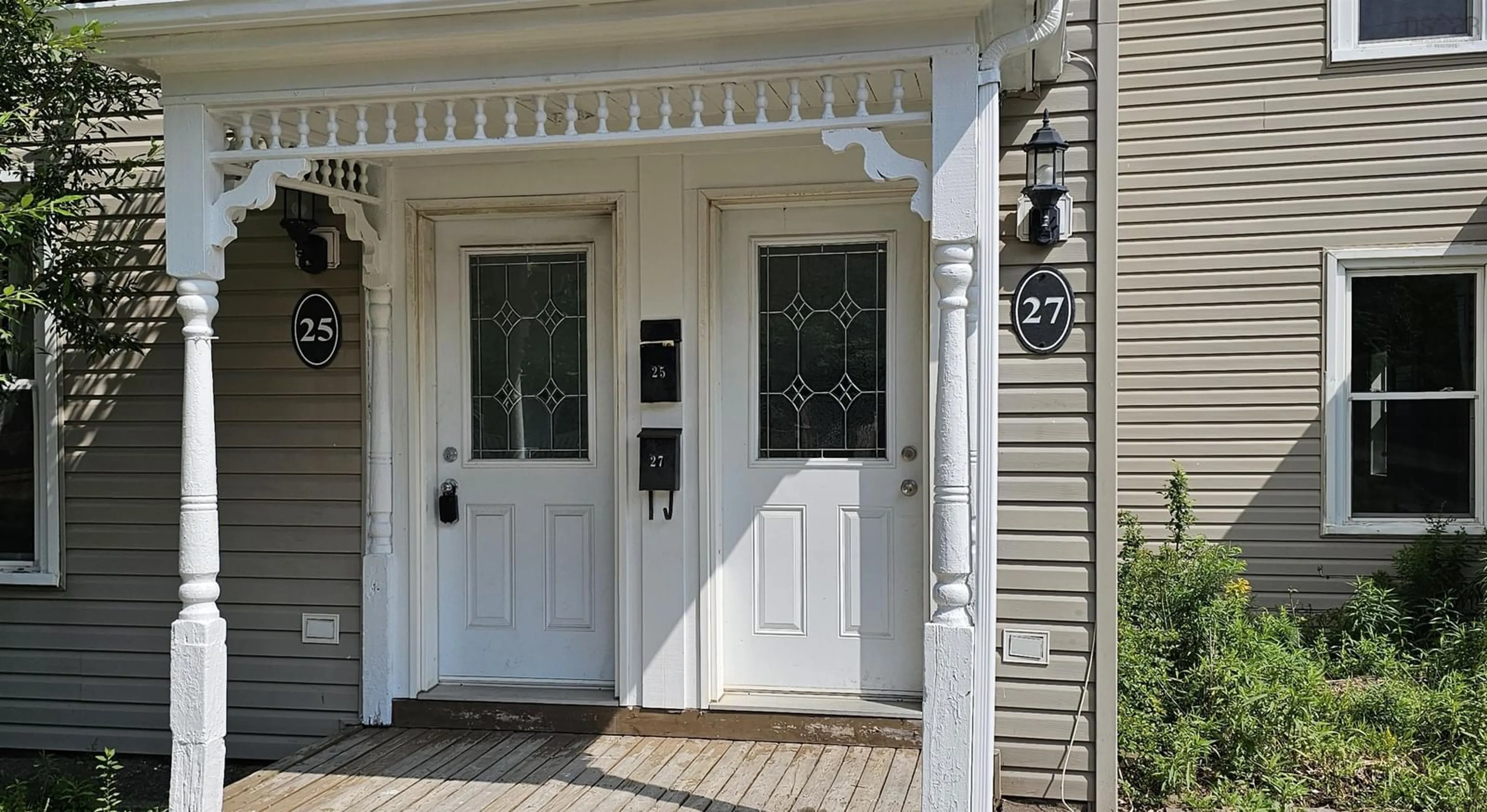 Indoor entryway for 25-27 Victoria St, Truro Nova Scotia B2N 1Y5