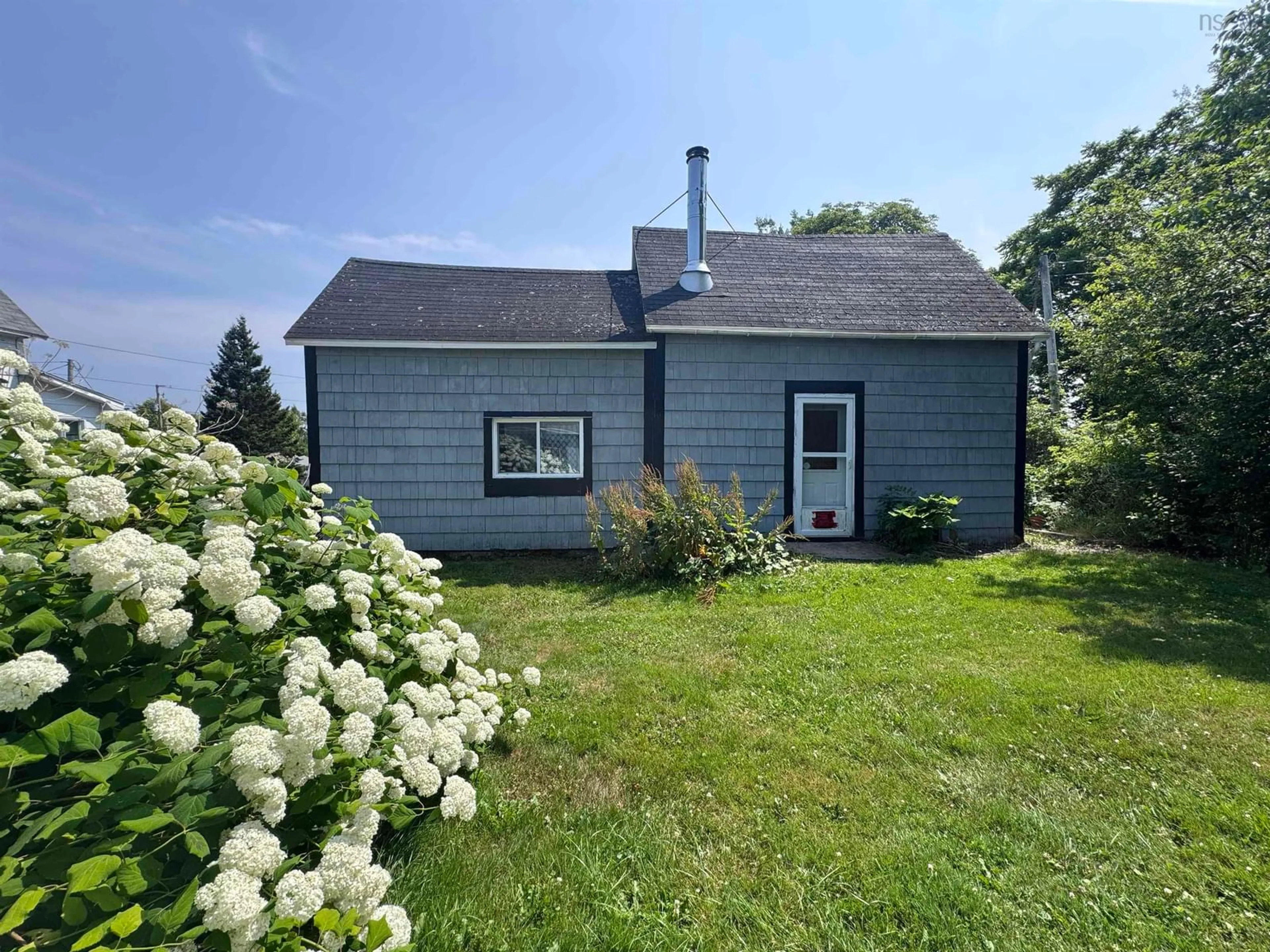 Shed for 10 High St, Baddeck Nova Scotia B0E 1B0