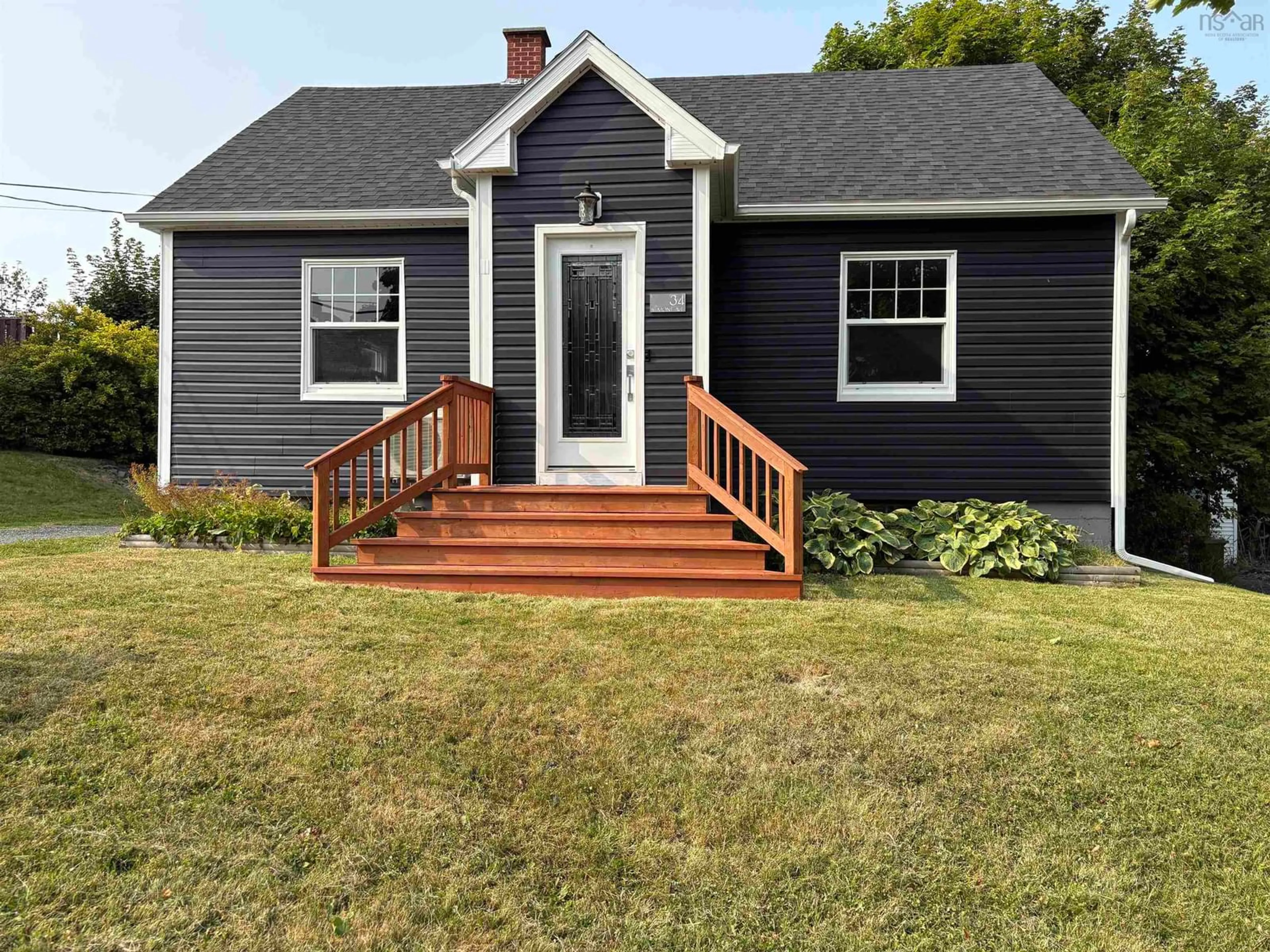 Home with vinyl exterior material, street for 34 Belmont Ave, Stellarton Nova Scotia B0K 1S0