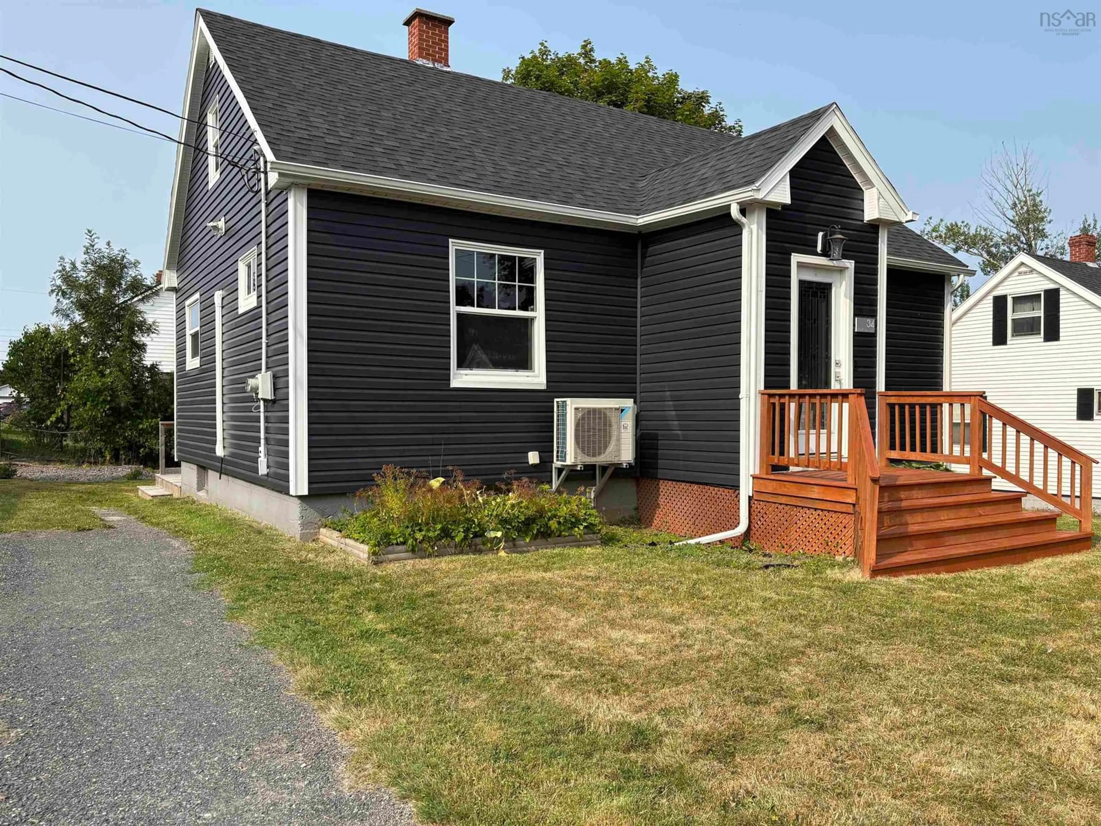 Home with vinyl exterior material, street for 34 Belmont Ave, Stellarton Nova Scotia B0K 1S0