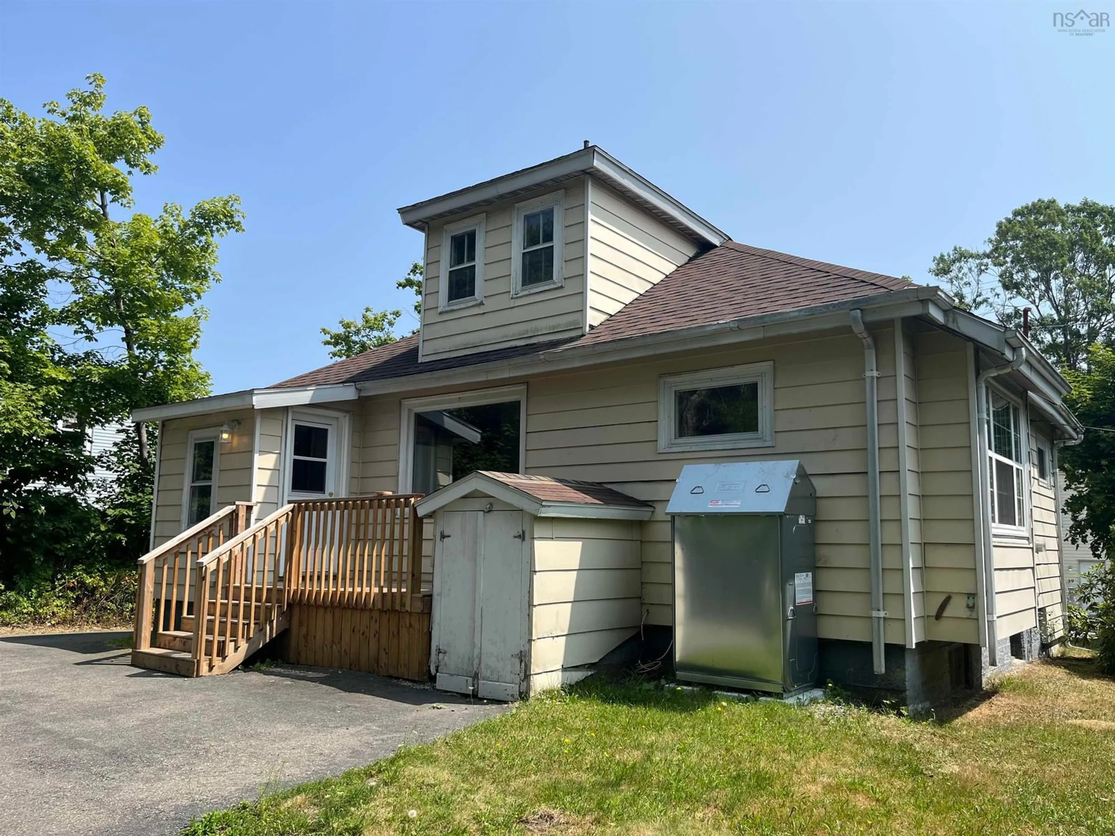 Home with vinyl exterior material, street for 36 Lower Mclean St, Glace Bay Nova Scotia B1A 2K7