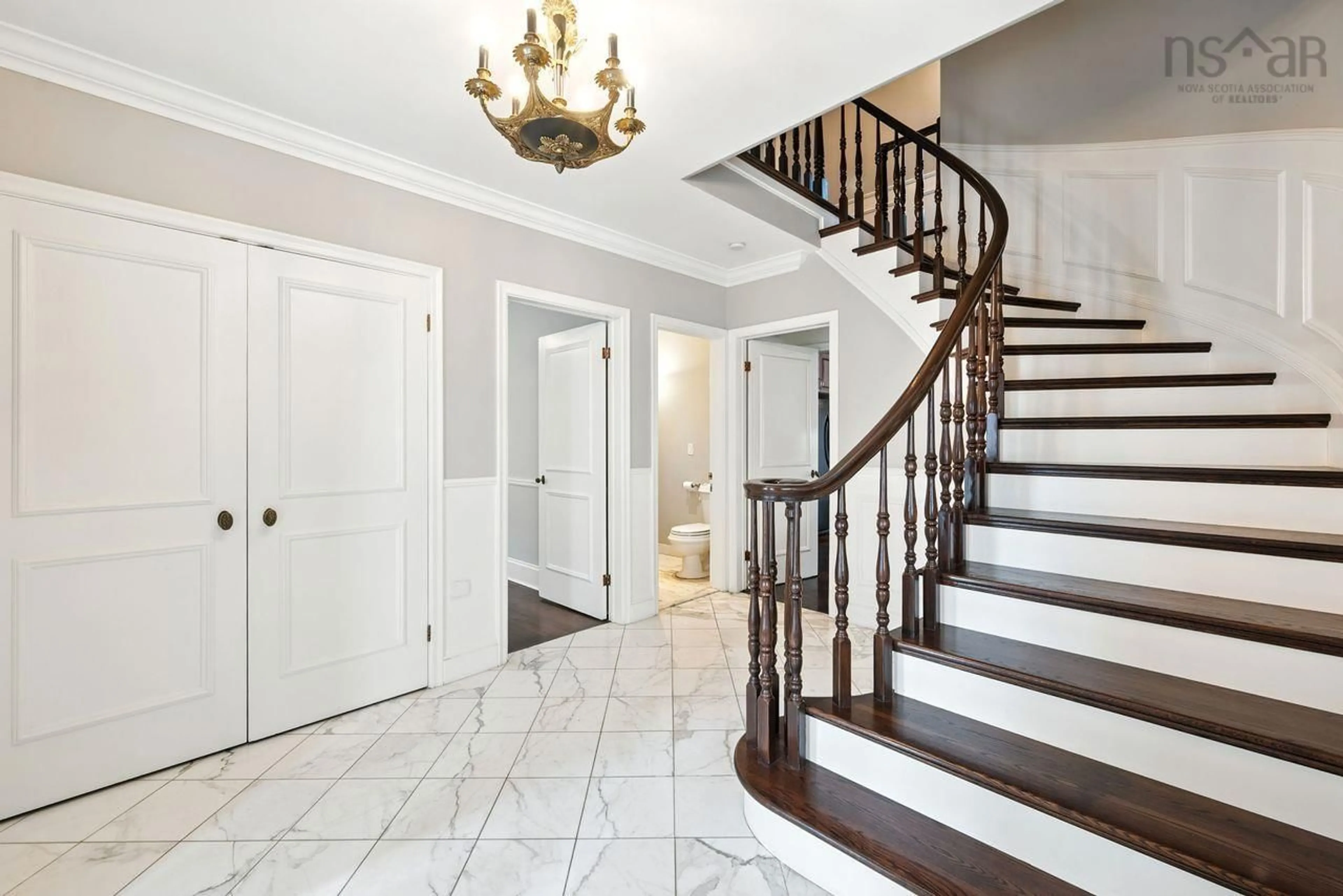 Indoor entryway for 569 Francklyn St, Halifax Nova Scotia B3H 3B3
