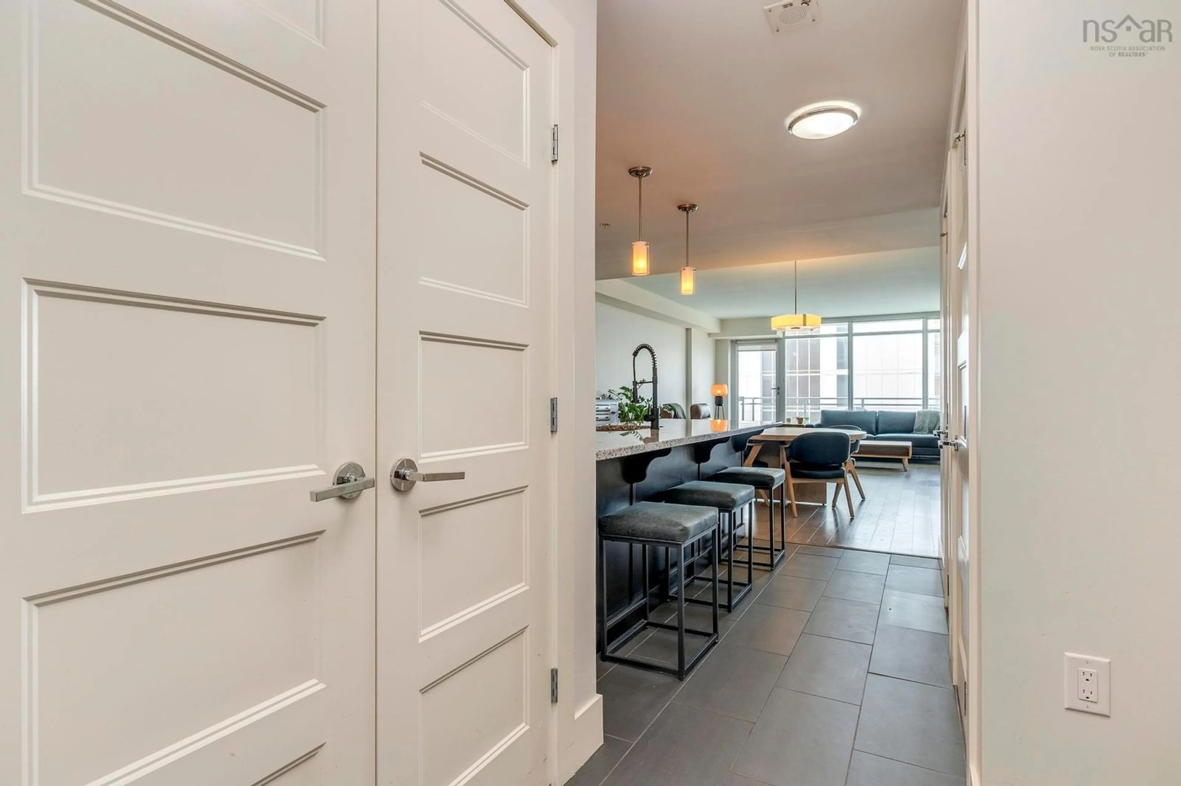 Indoor entryway for 15 Kings Wharf Pl #1006, Dartmouth Nova Scotia B2Y 0C2