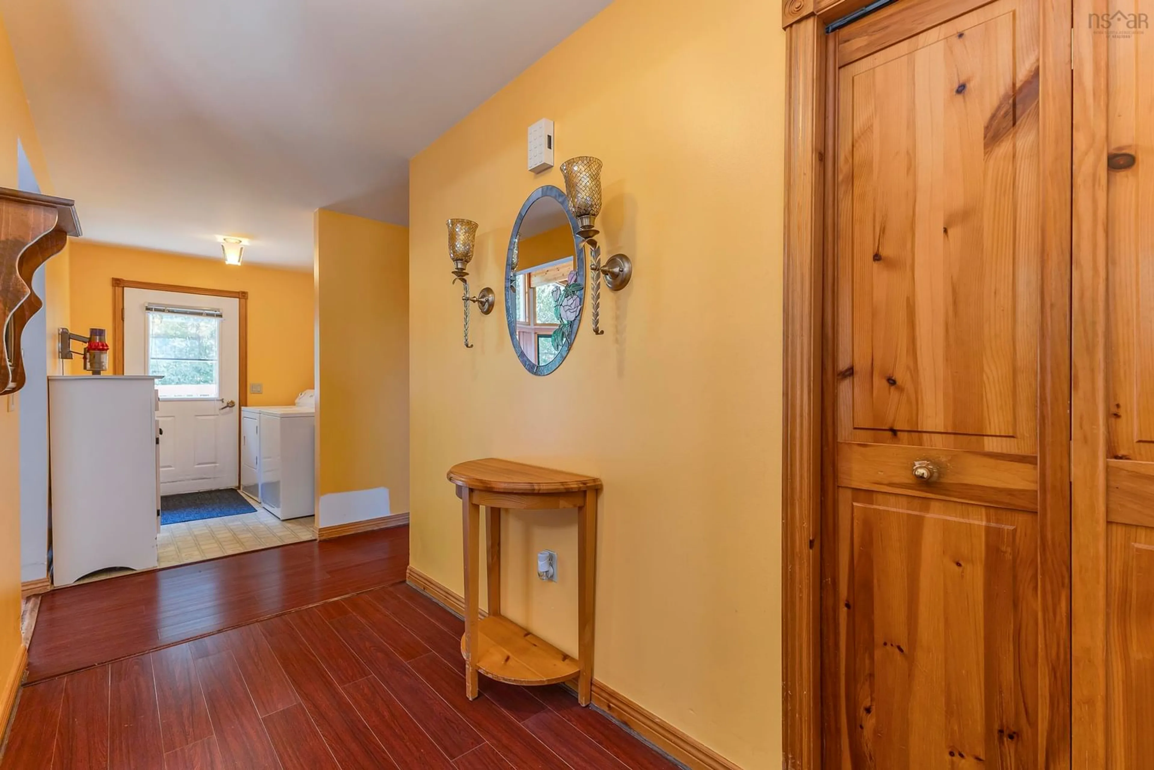 Indoor entryway for 56 Robert Scott Dr, Lantz Nova Scotia B2S 2A3