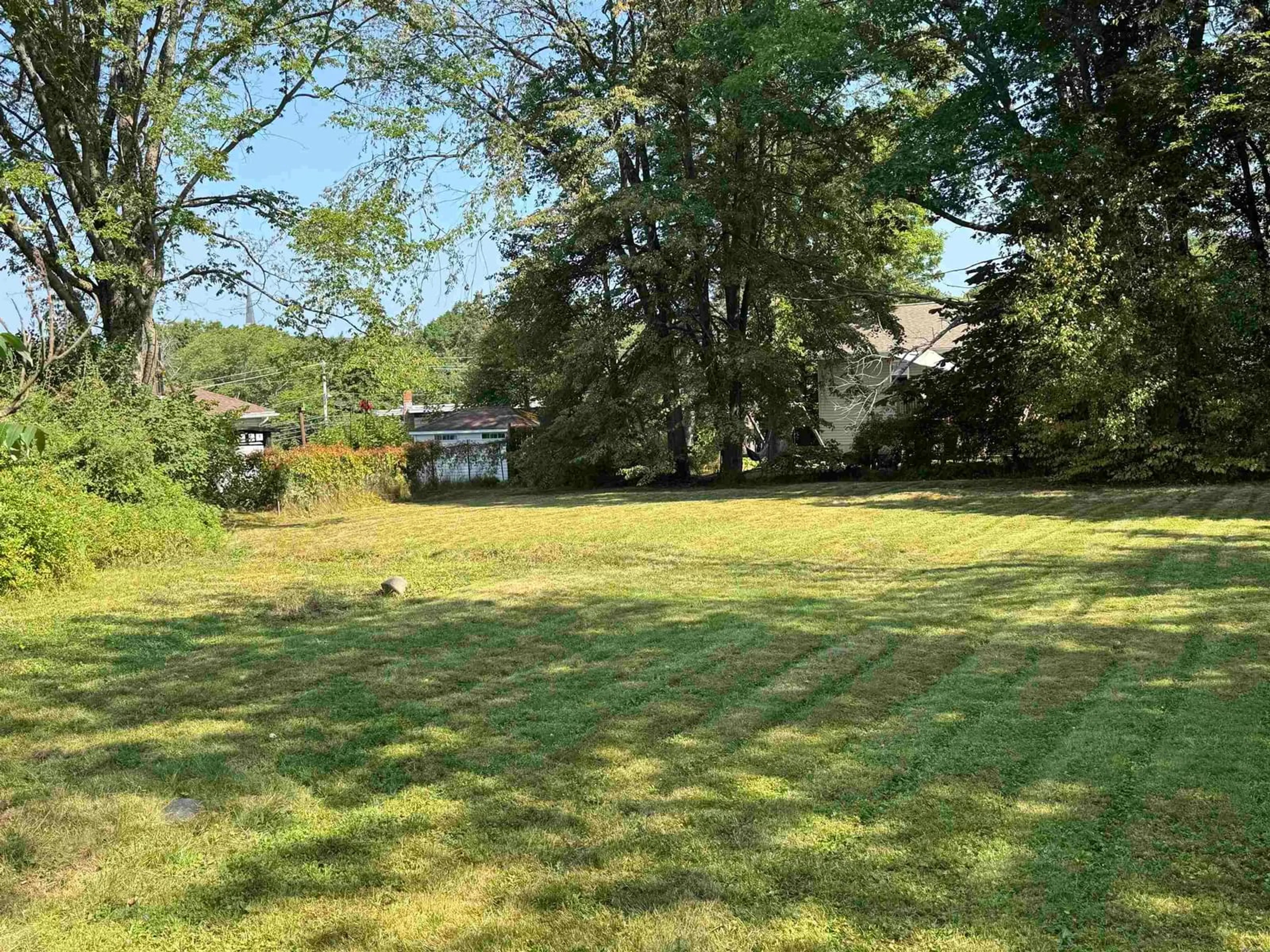 A pic from outside/outdoor area/front of a property/back of a property/a pic from drone, unknown for 6 Cedar St, Bedford Nova Scotia B4A 2R7