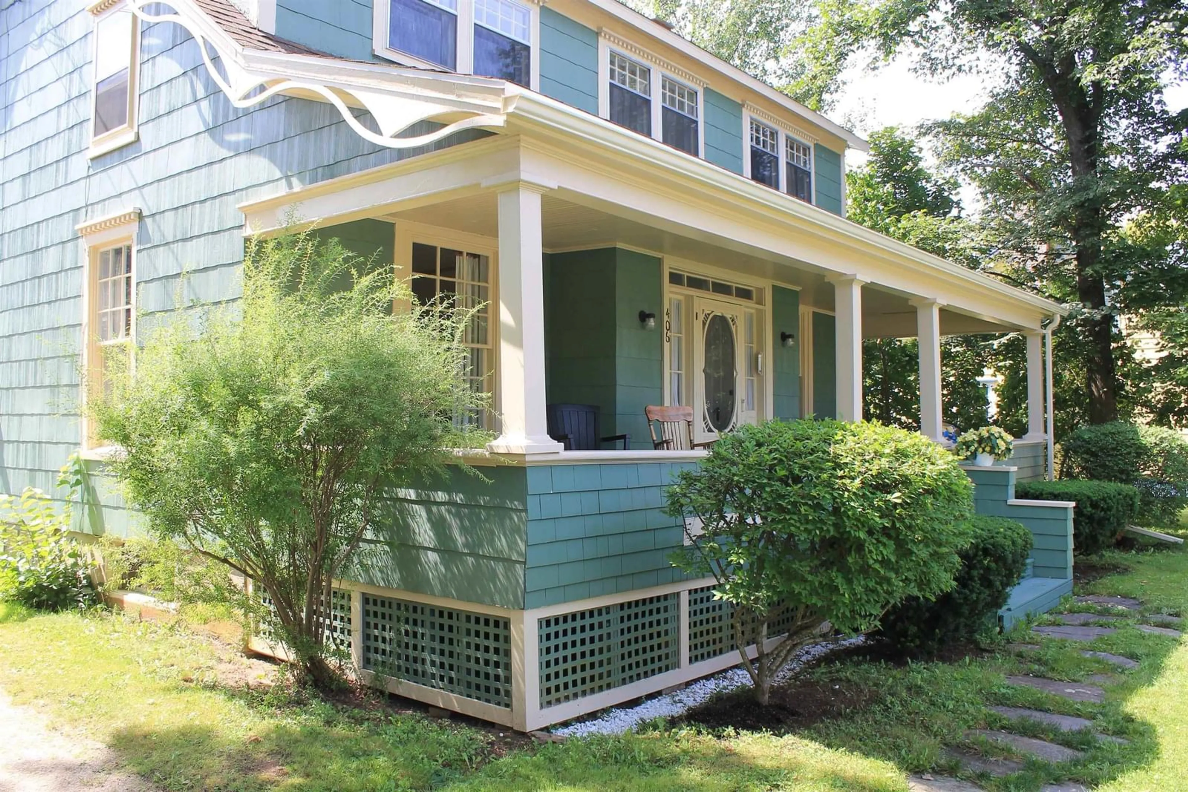 Home with vinyl exterior material, street for 406 Granville St, Bridgetown Nova Scotia B0S 1C0