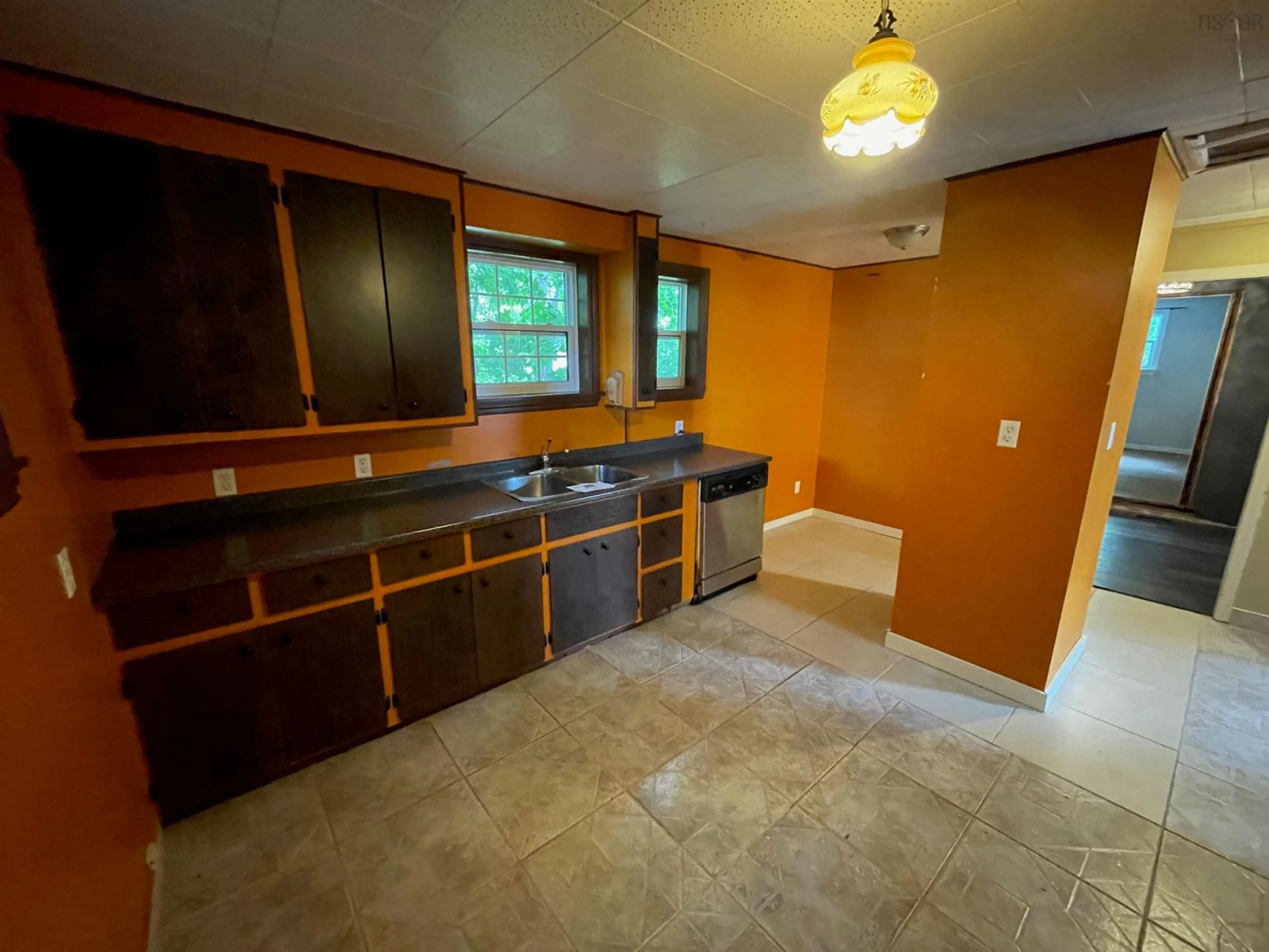 Standard kitchen, ceramic/tile floor for 10 Spring Street, Sydney Nova Scotia B1P 3P2