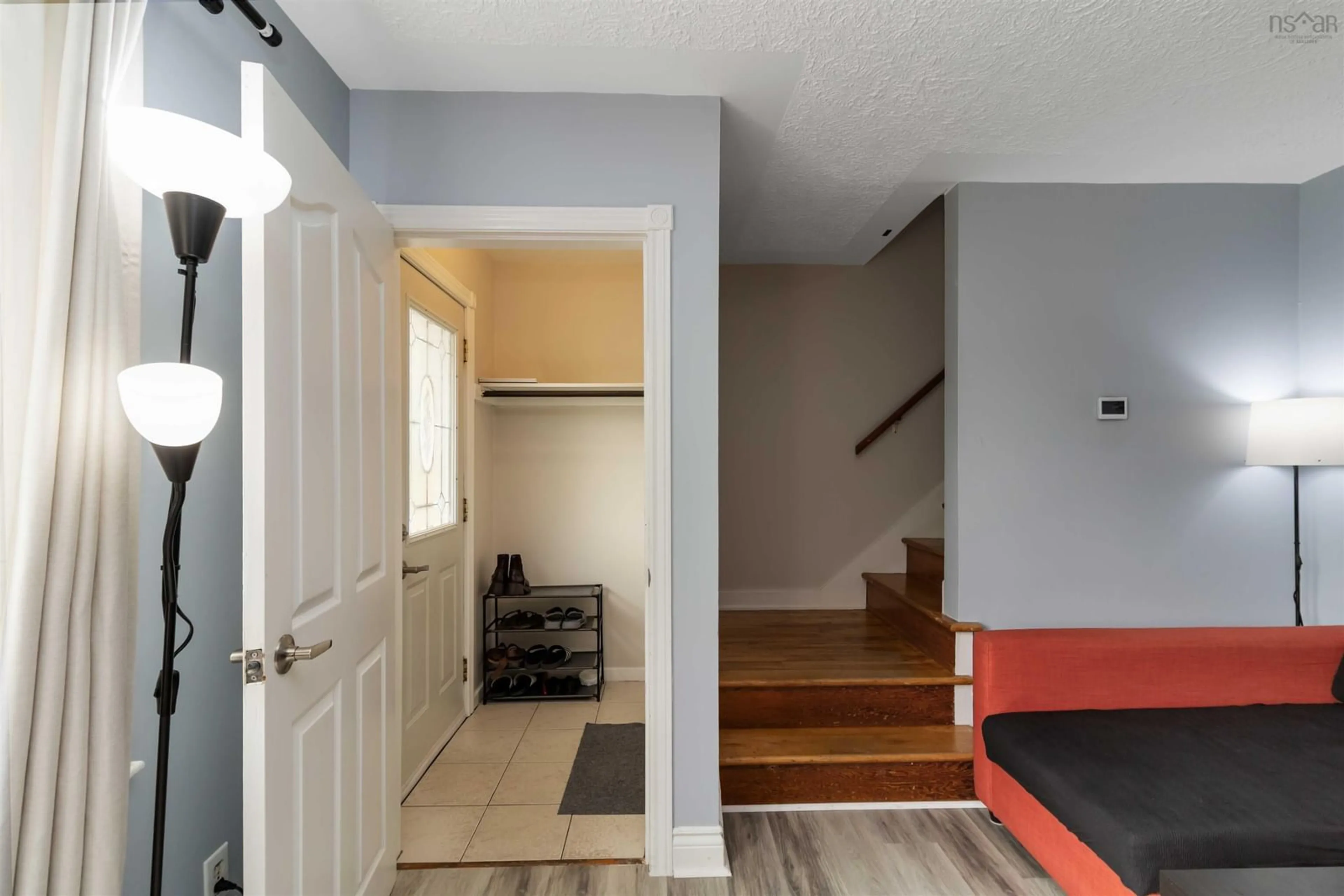 Indoor entryway for 242 Spring Avenue, Dartmouth Nova Scotia B2W 1Y3