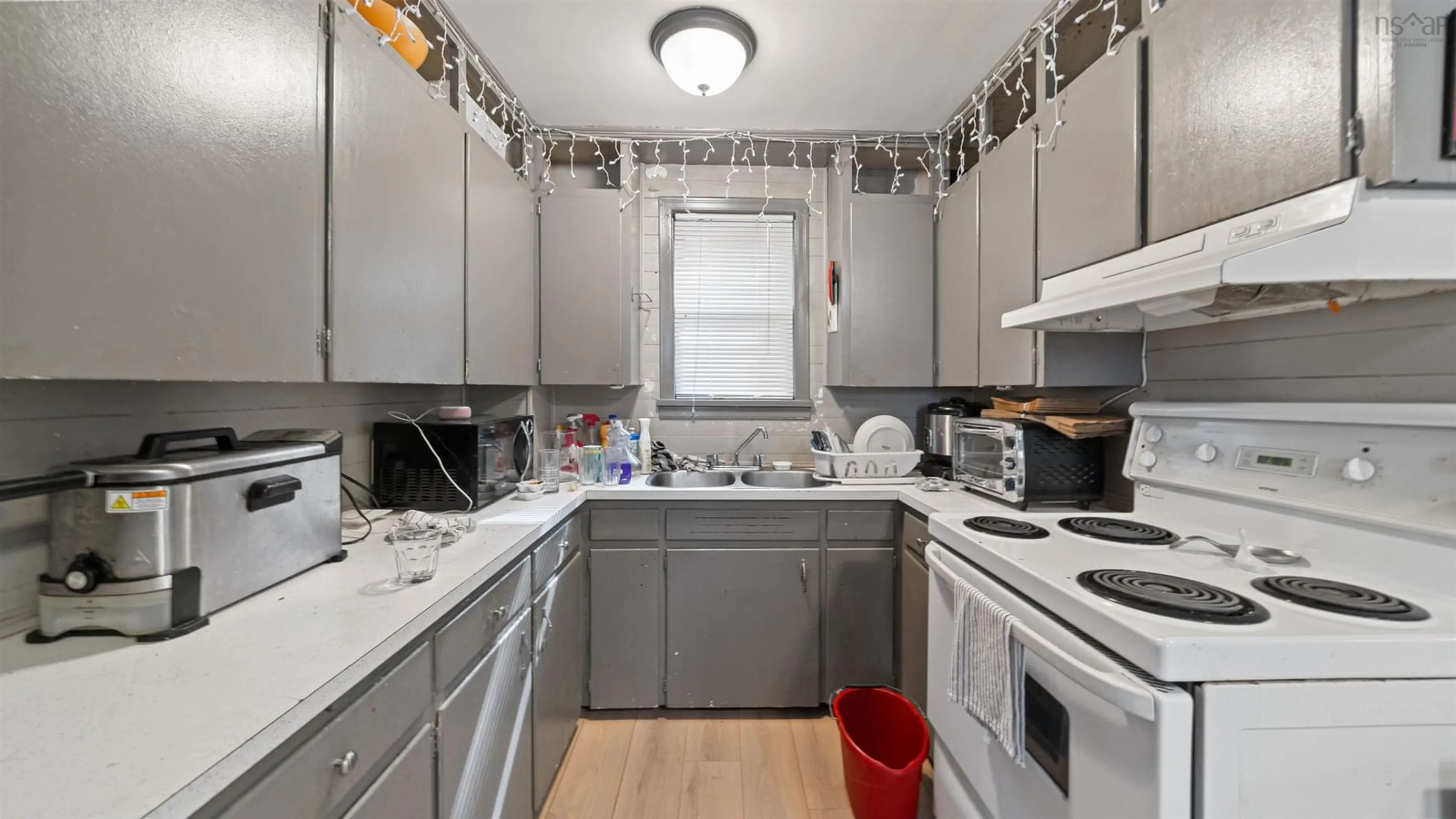 Standard kitchen, ceramic/tile floor for 2646 Belle Aire Terr, Halifax Nova Scotia B3K 3W8