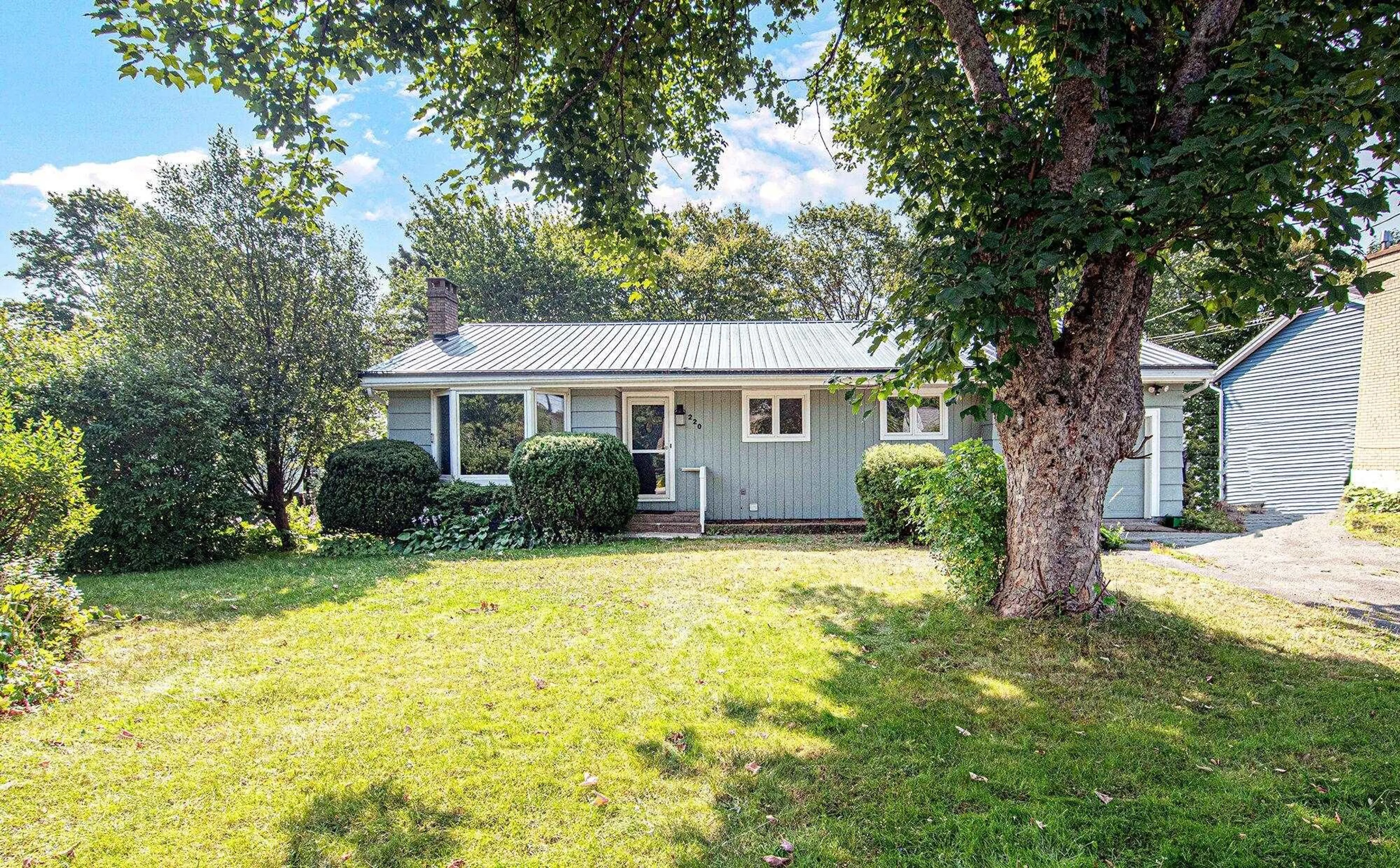 Home with vinyl exterior material, street for 220 Melrose Ave, Halifax Nova Scotia B3N 2E7