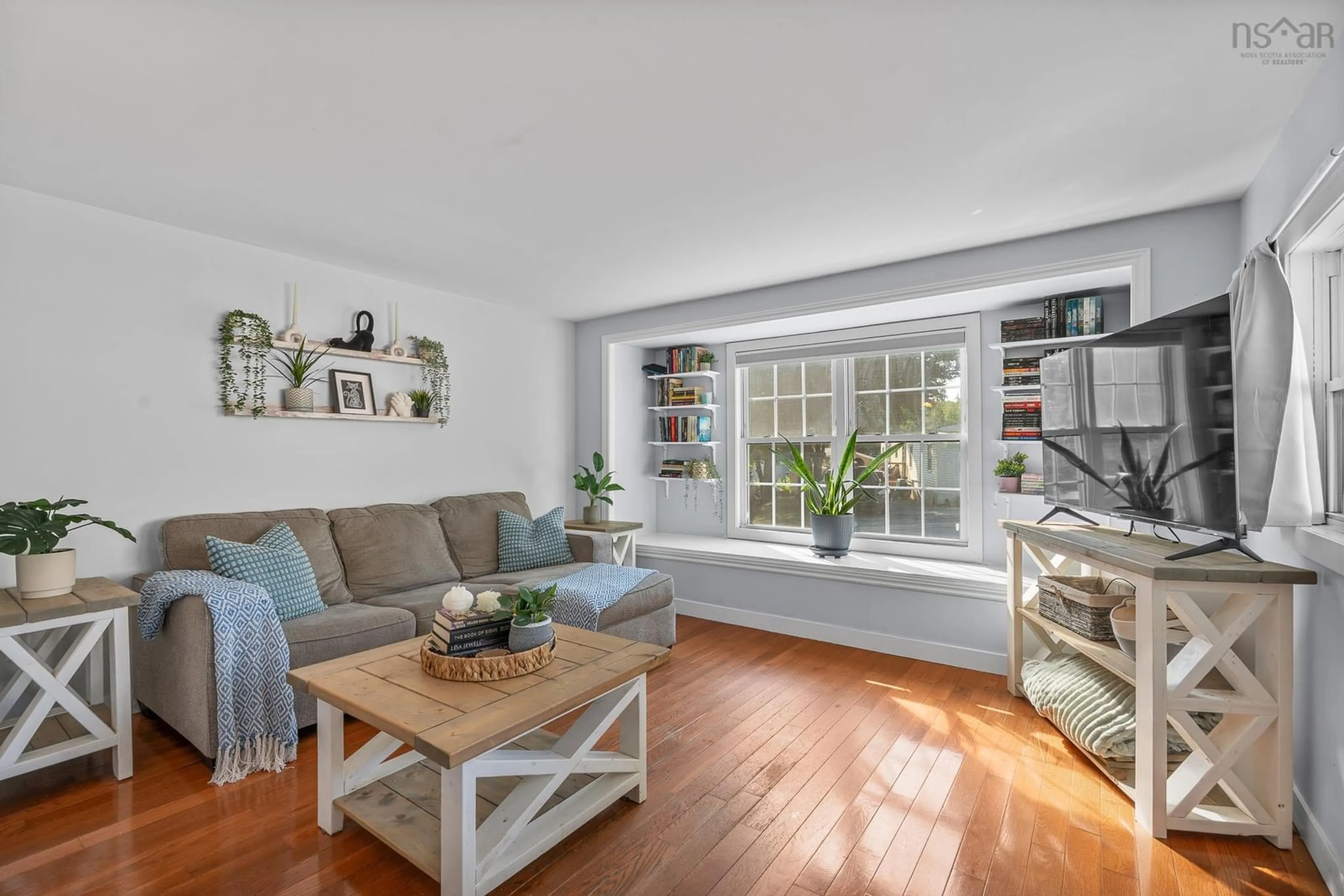 Living room with furniture, unknown for 829 Duggan Dr, Beaver Bank Nova Scotia B4E 1L4