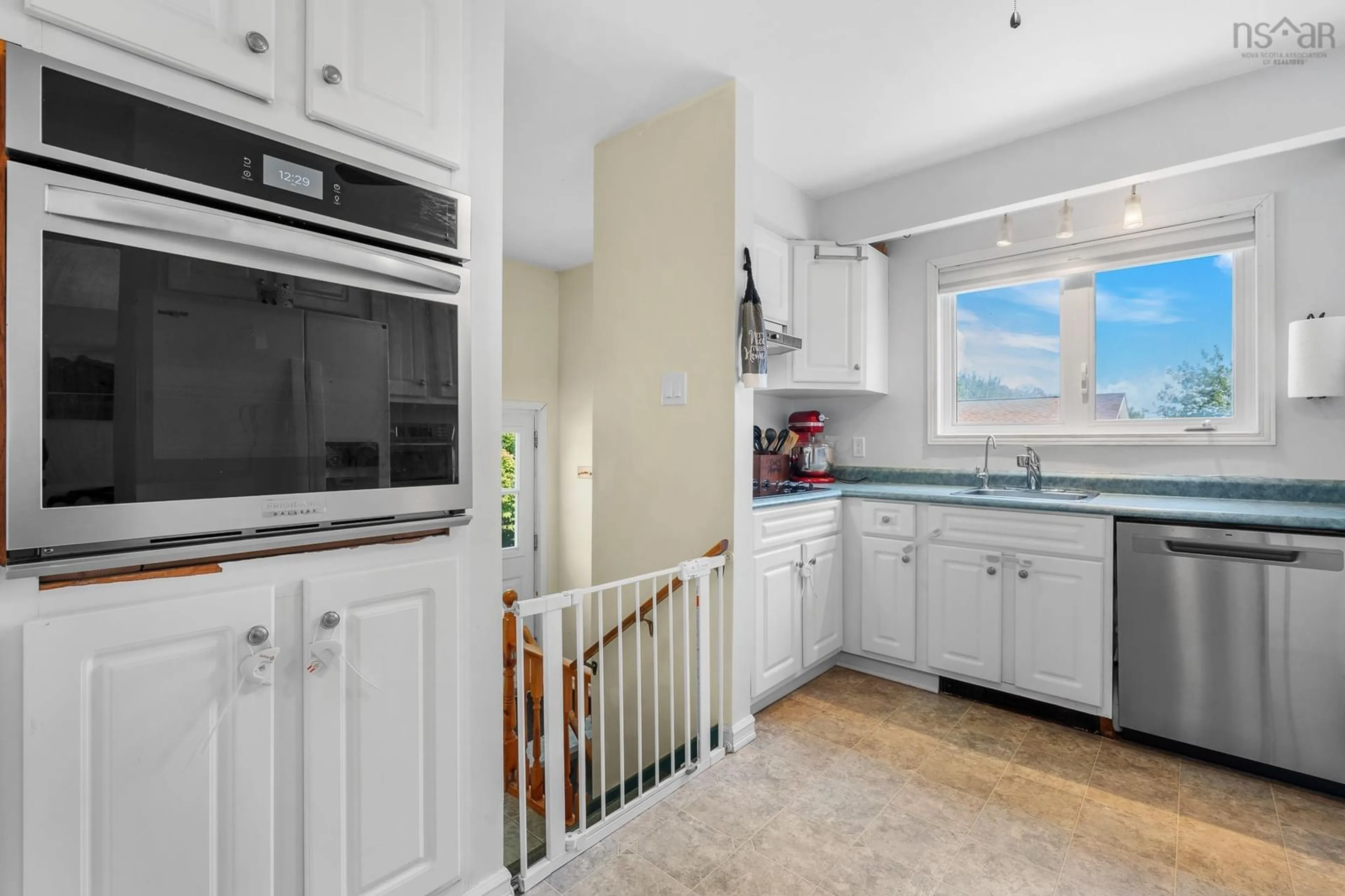 Unknown for 71 Cedar Cres, Dartmouth Nova Scotia B2V 1Y8