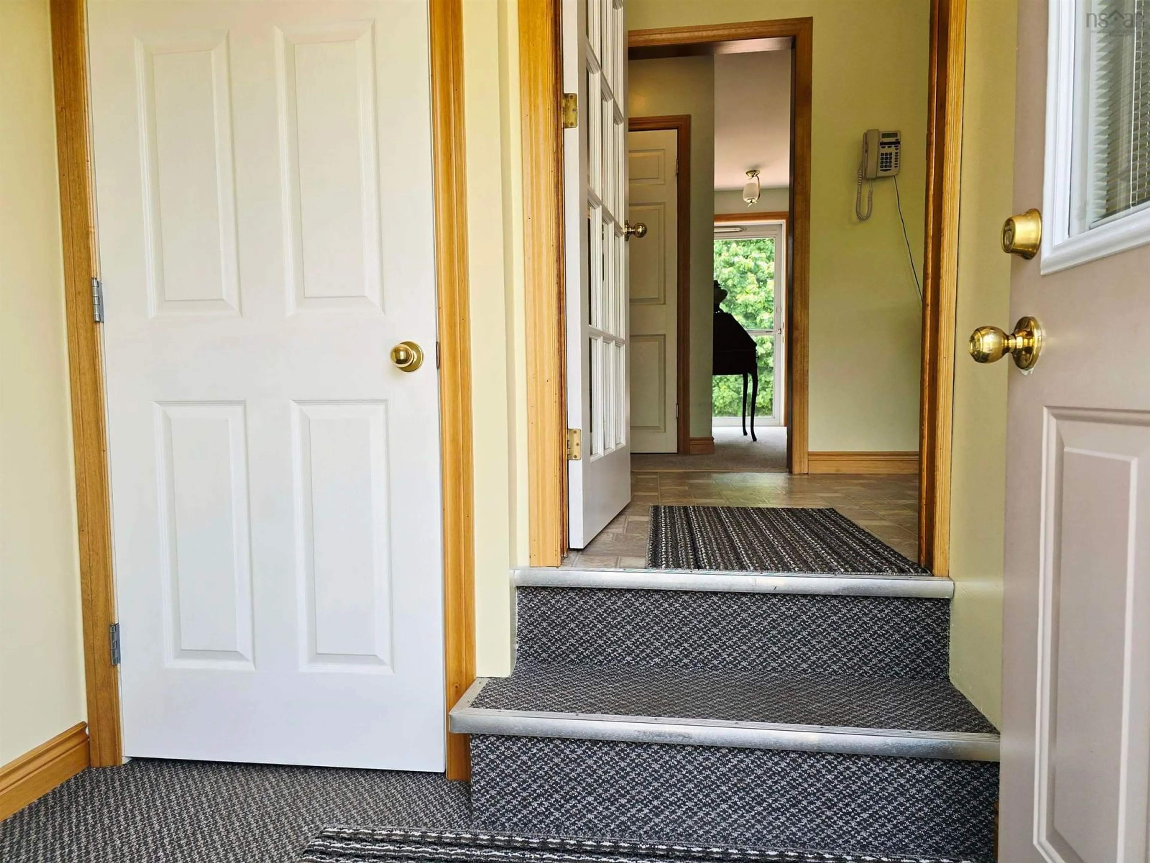 Indoor foyer for 114 Sanborne St, New Glasgow Nova Scotia B2H 1E6