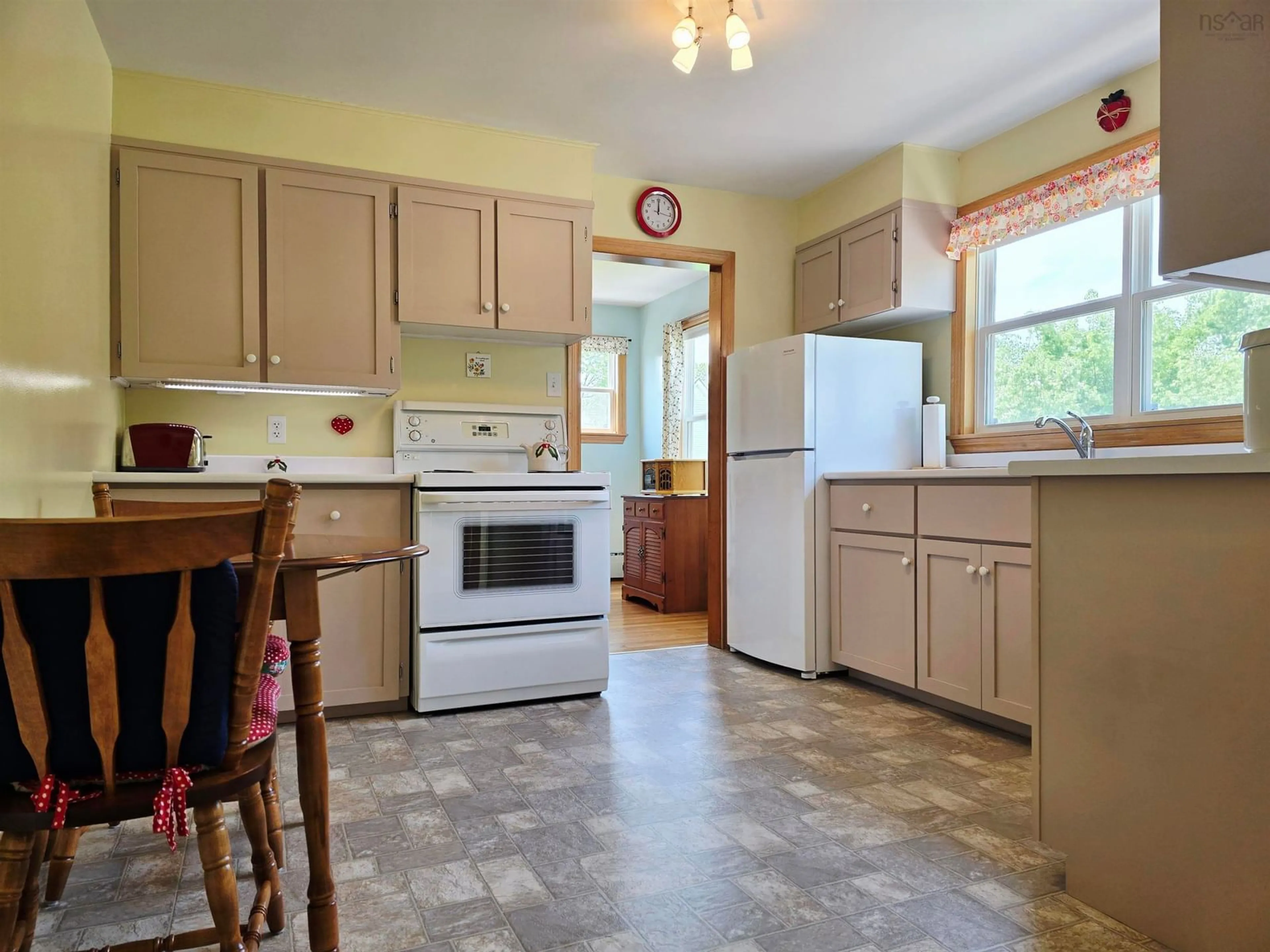 Standard kitchen, ceramic/tile floor for 114 Sanborne St, New Glasgow Nova Scotia B2H 1E6