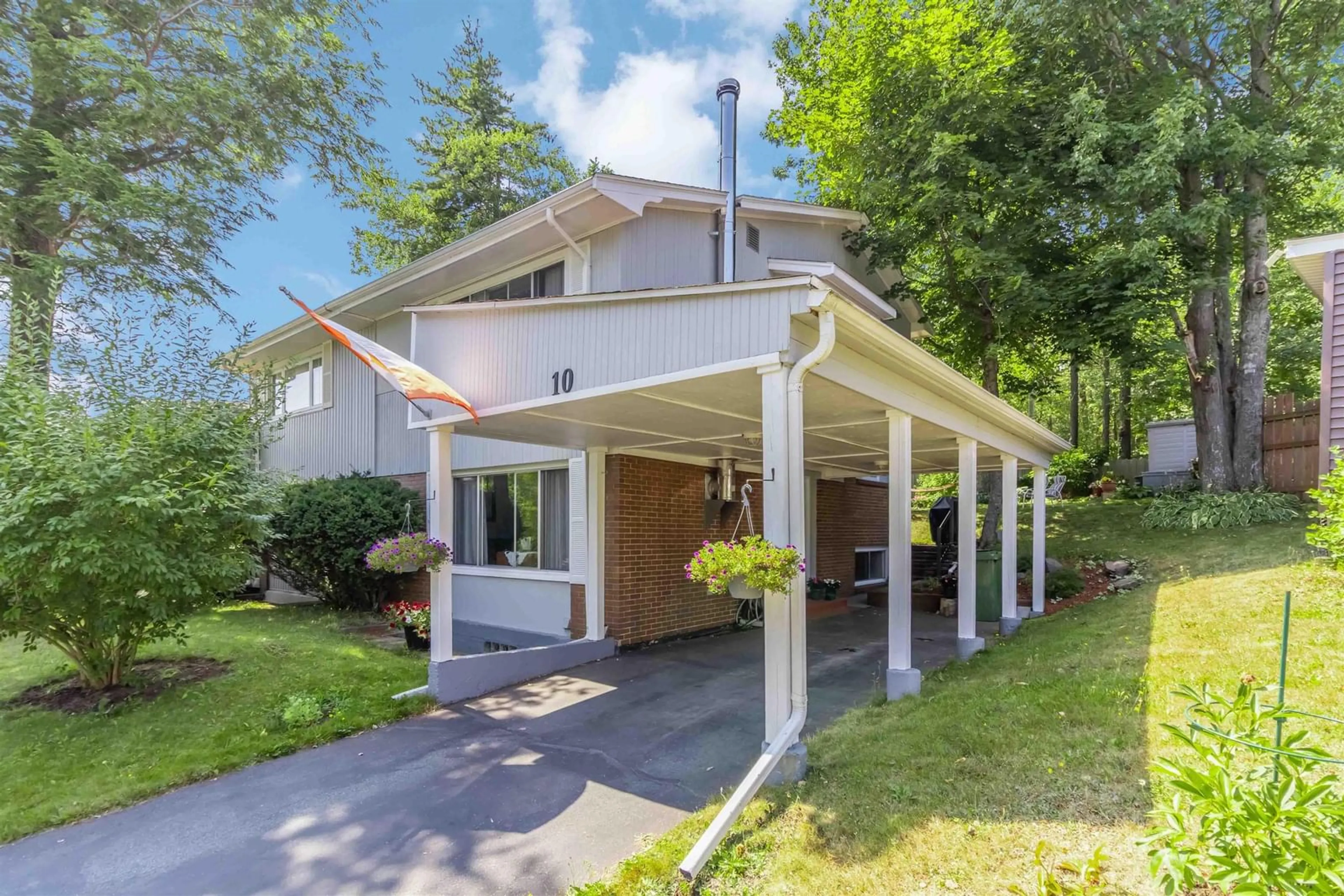 Unknown for 10 Oakburn Crt, Halifax Nova Scotia B3M 2W6
