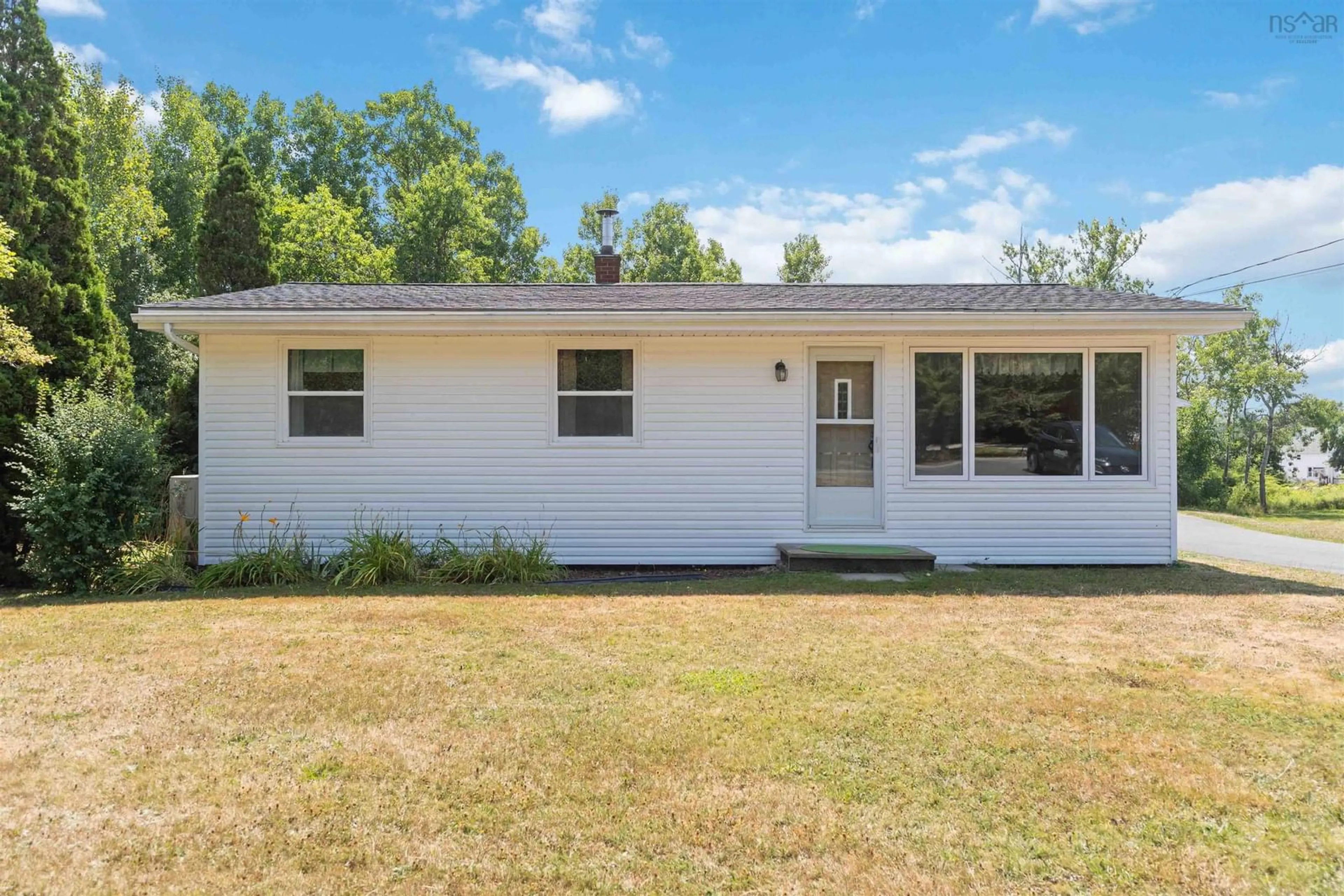 Home with vinyl exterior material, unknown for 142 Old Halifax Rd, Three Mile Plains Nova Scotia B0N 2T0
