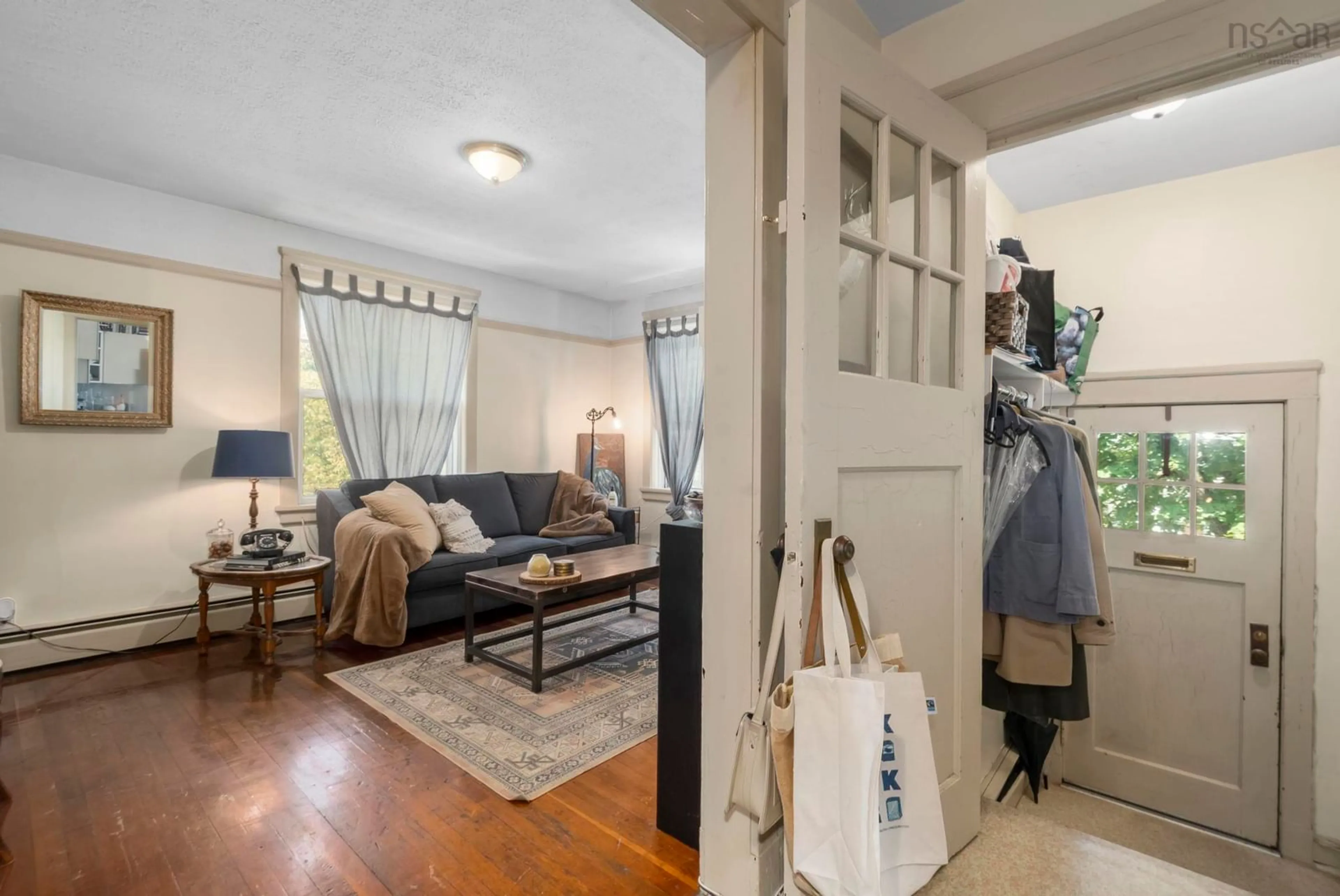 Indoor entryway for 5508-5512 Sebastian Pl, Halifax Nova Scotia B3K 2K6