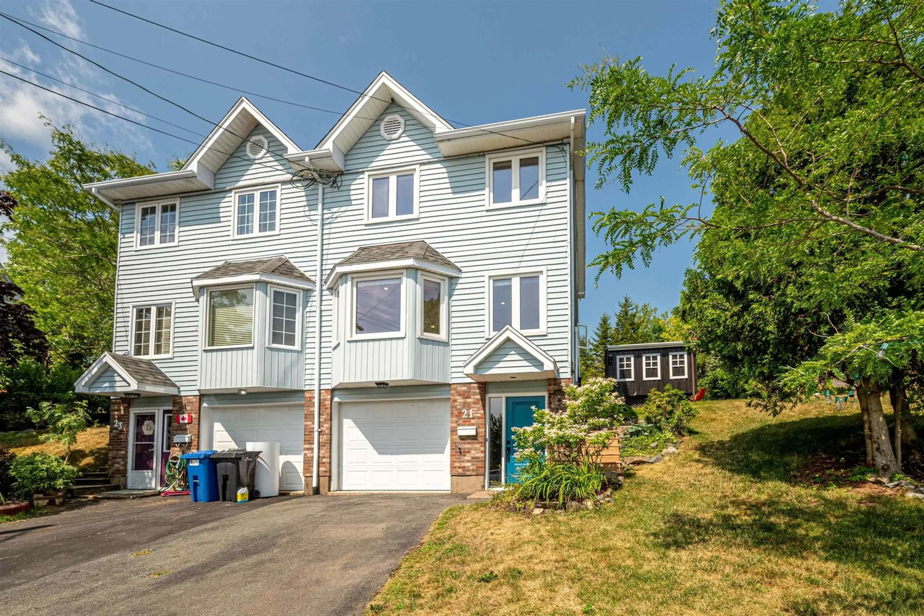 Home with vinyl exterior material, street for 21 Lively Crt, Bedford Nova Scotia B4A 3J6