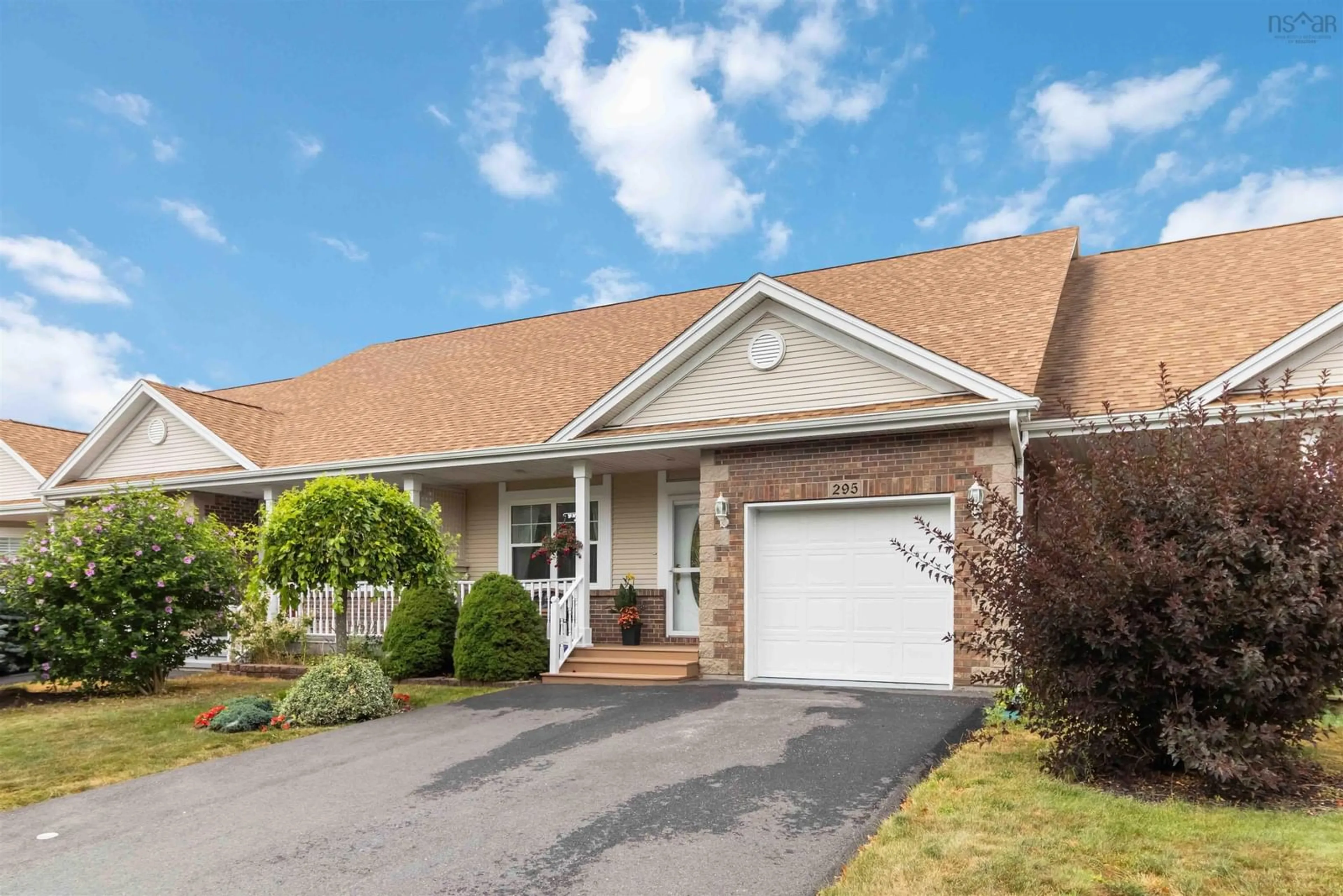 Home with vinyl exterior material, street for 295 Summer Field Way, Dartmouth Nova Scotia B2W 6M8