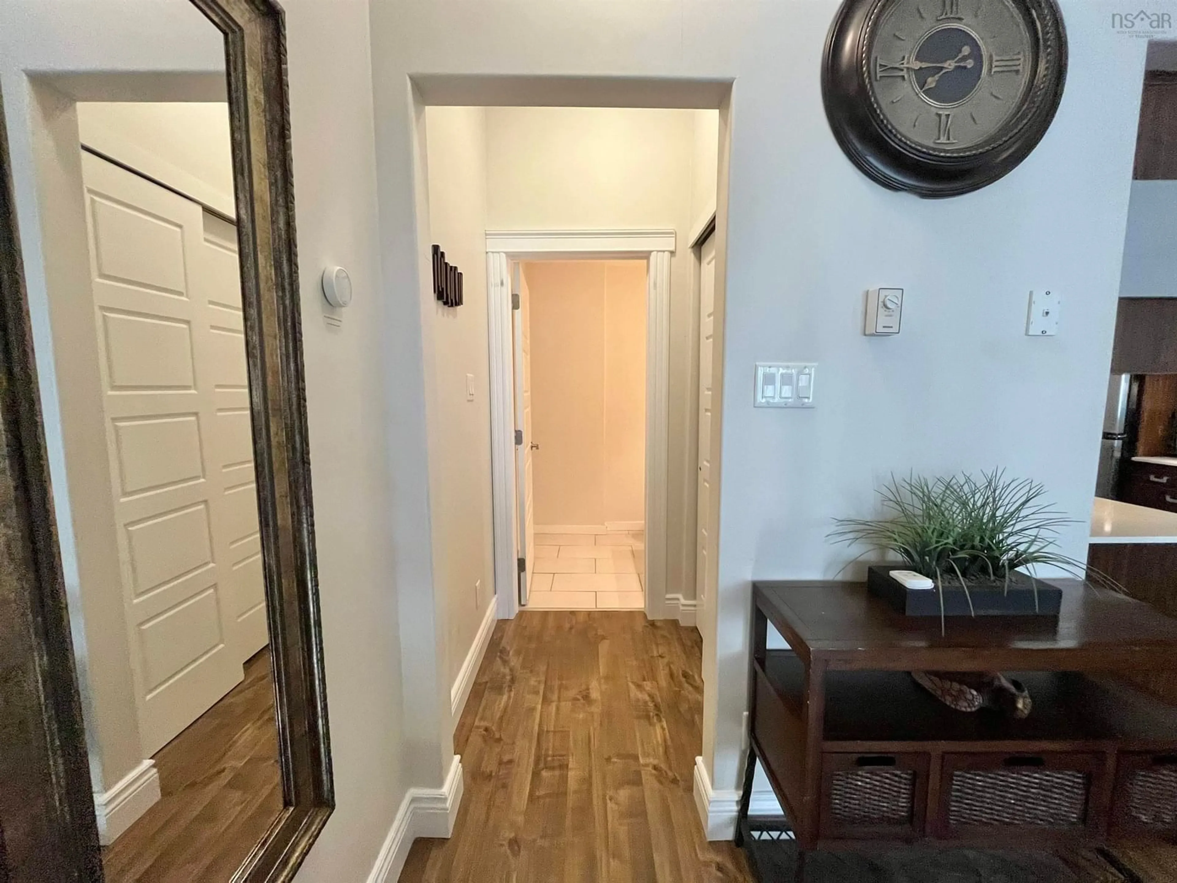 Indoor entryway for 305 - 2116 Gottingen St, Halifax Nova Scotia B3K 0C5