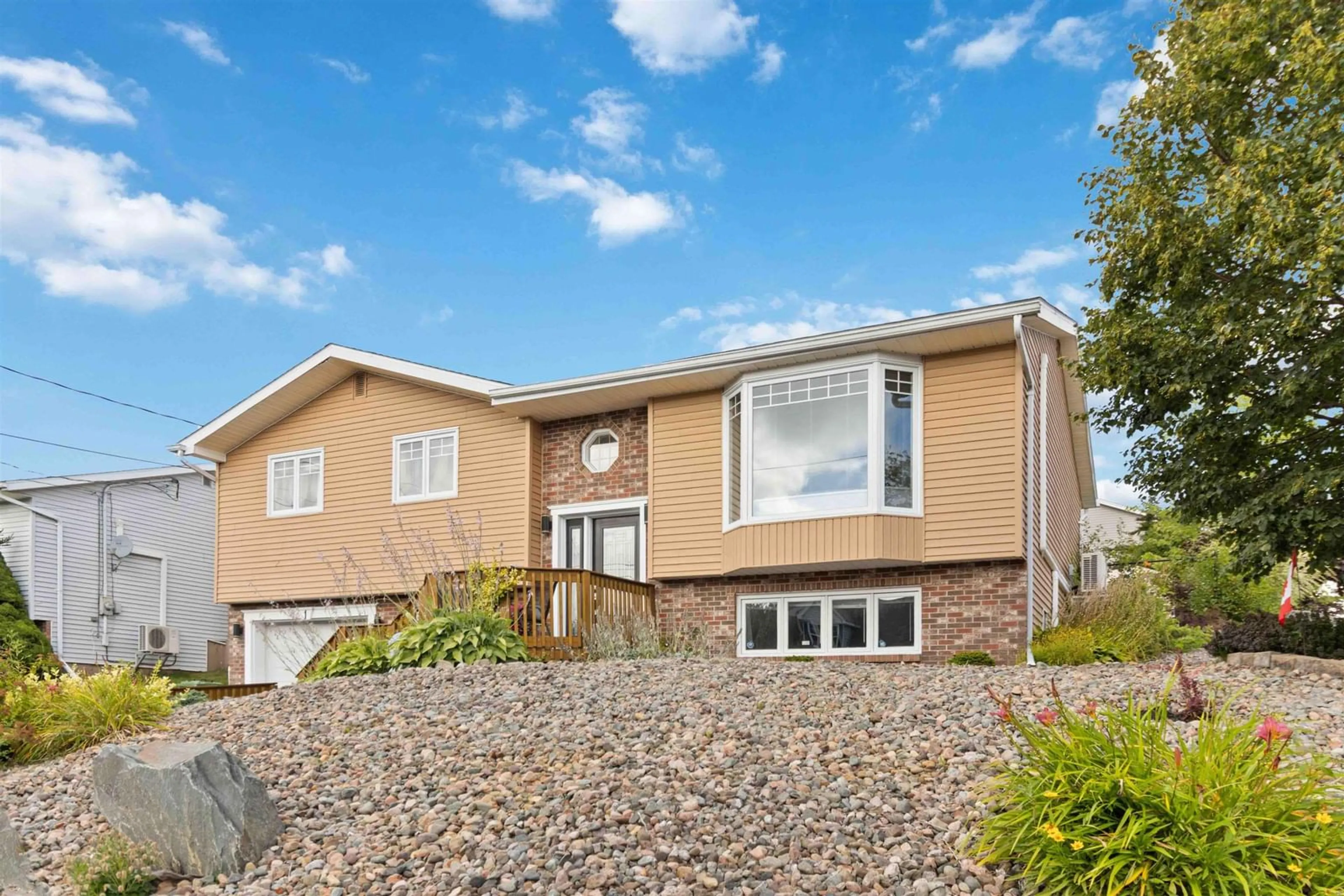 Home with vinyl exterior material, unknown for 1 Gammon Cres, Dartmouth Nova Scotia B2W 5N9