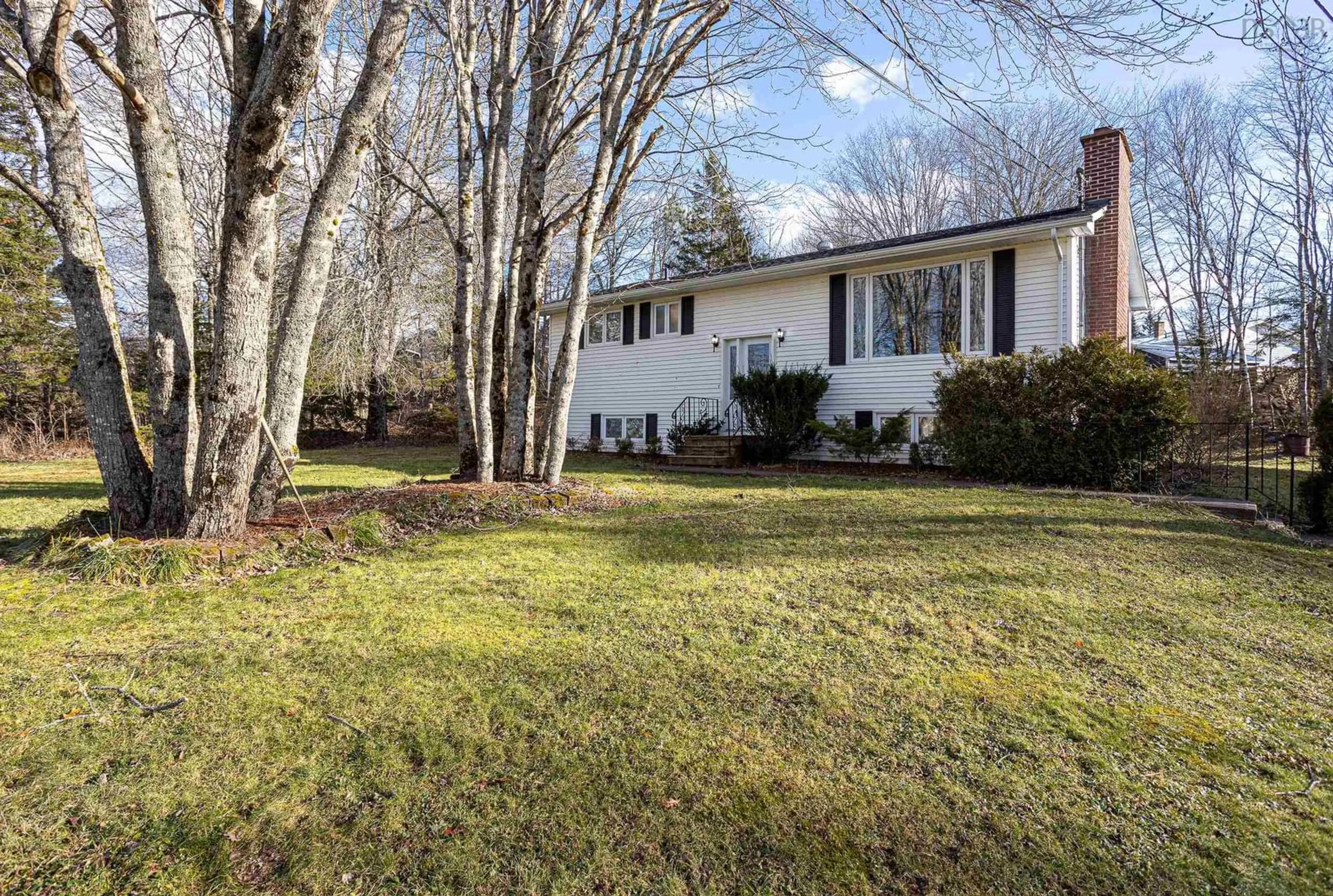 Home with vinyl exterior material, street for 17 Easthill Crt, Hilden Nova Scotia B0N 1C0