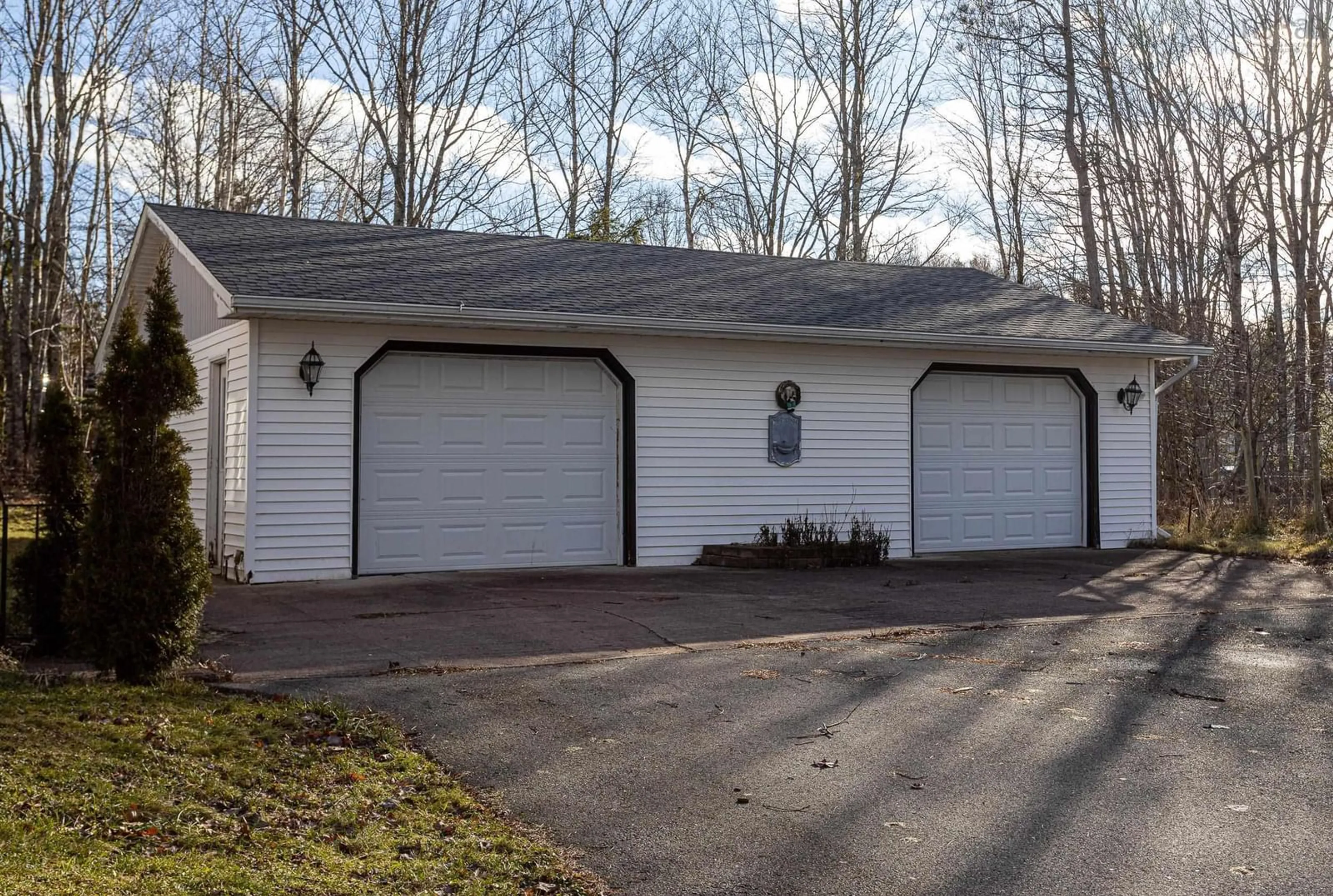 Indoor garage for 17 Easthill Crt, Hilden Nova Scotia B0N 1C0