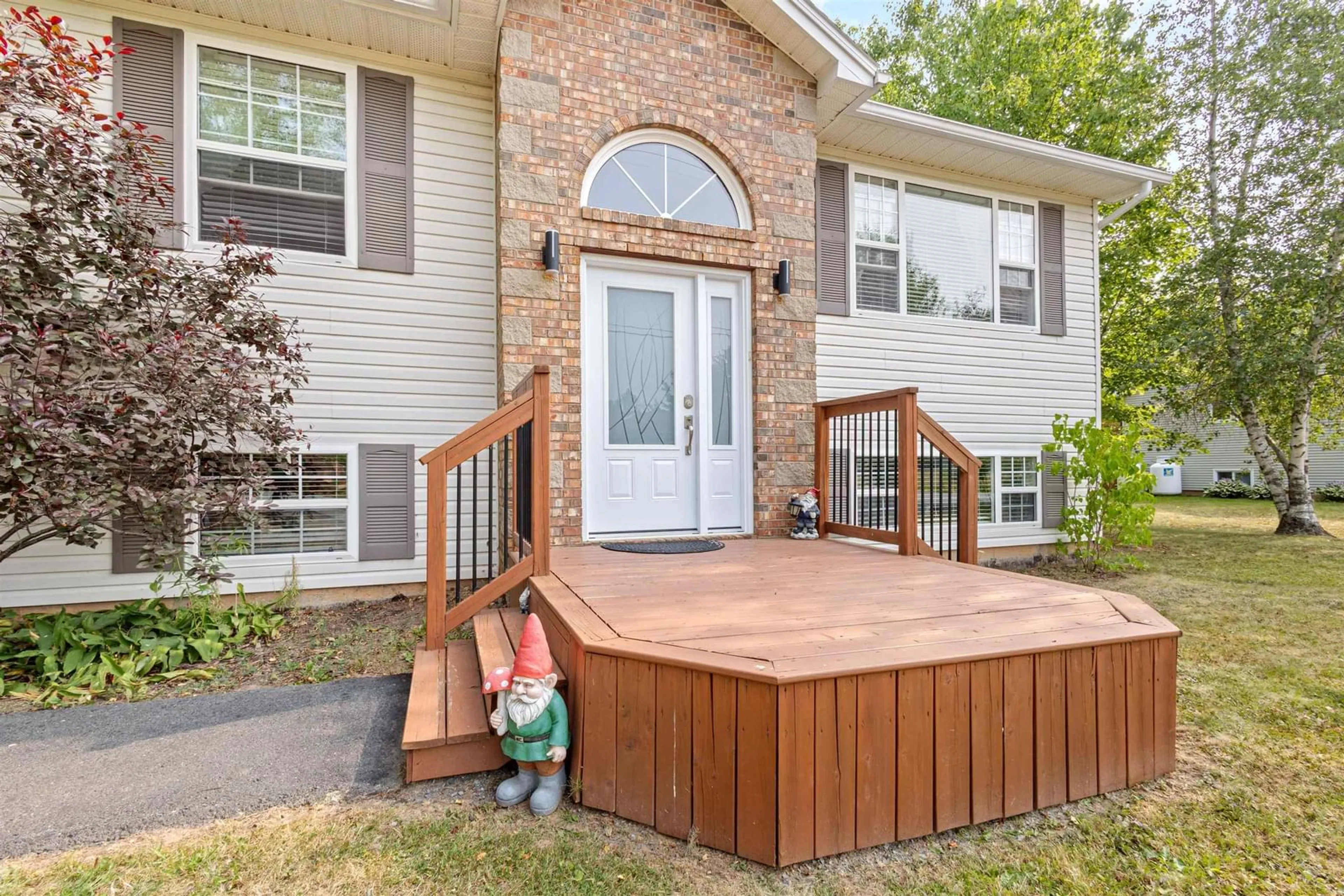 Home with vinyl exterior material, street for 76 Poplar Dr, Lantz Nova Scotia B2S 1X3
