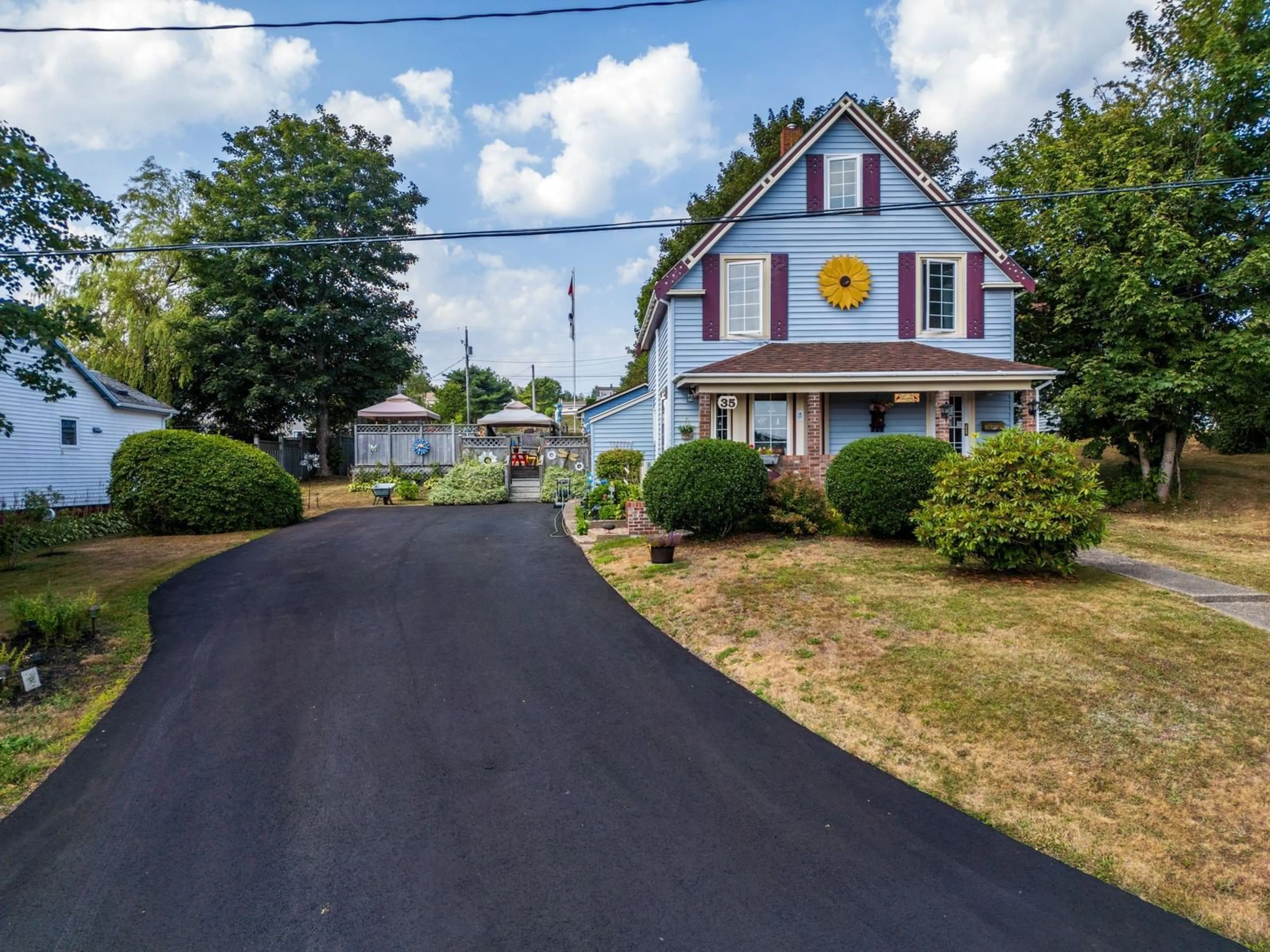 A pic from outside/outdoor area/front of a property/back of a property/a pic from drone, street for 35 King Street, Digby Nova Scotia B0V 1A0