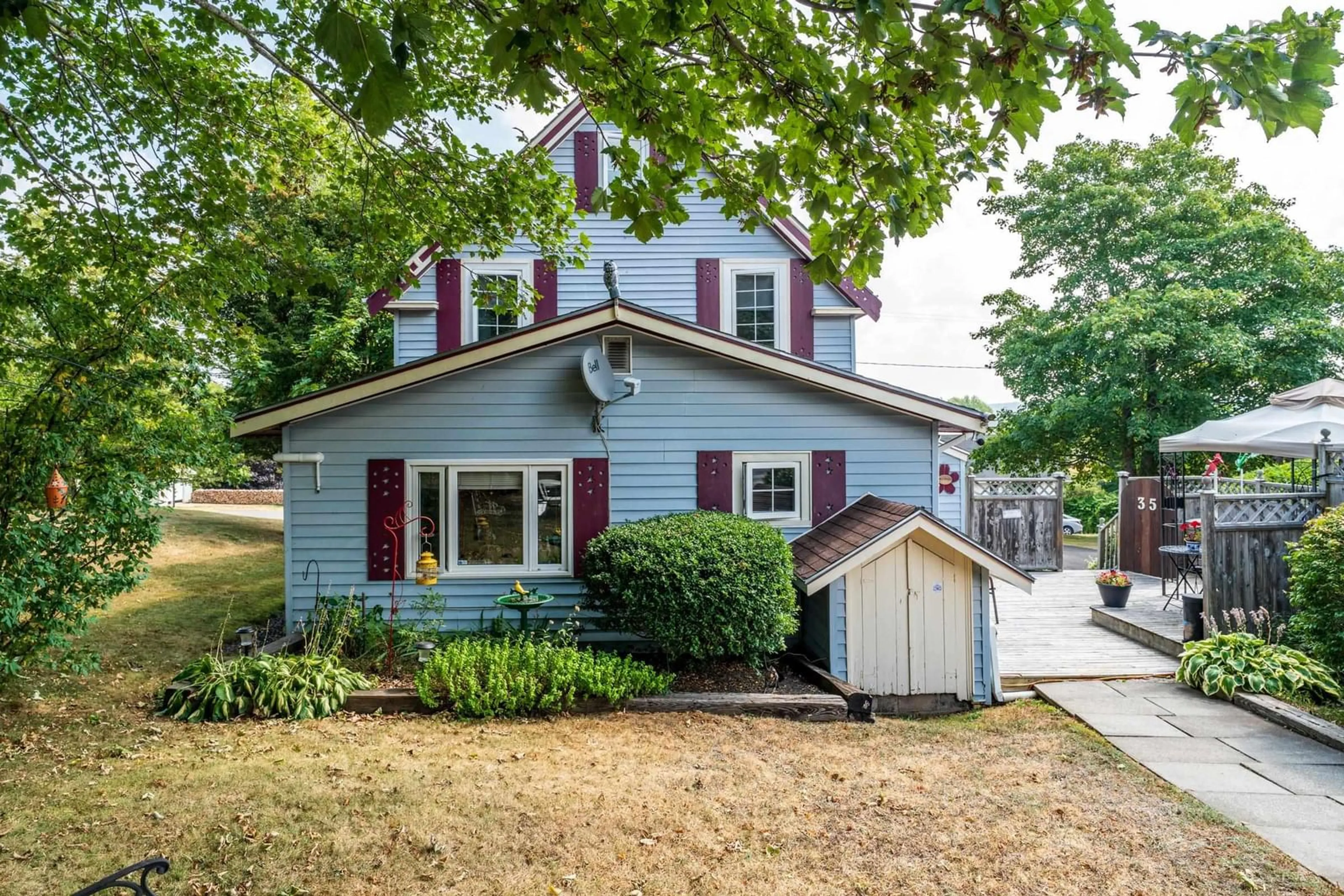 Home with vinyl exterior material, street for 35 King Street, Digby Nova Scotia B0V 1A0