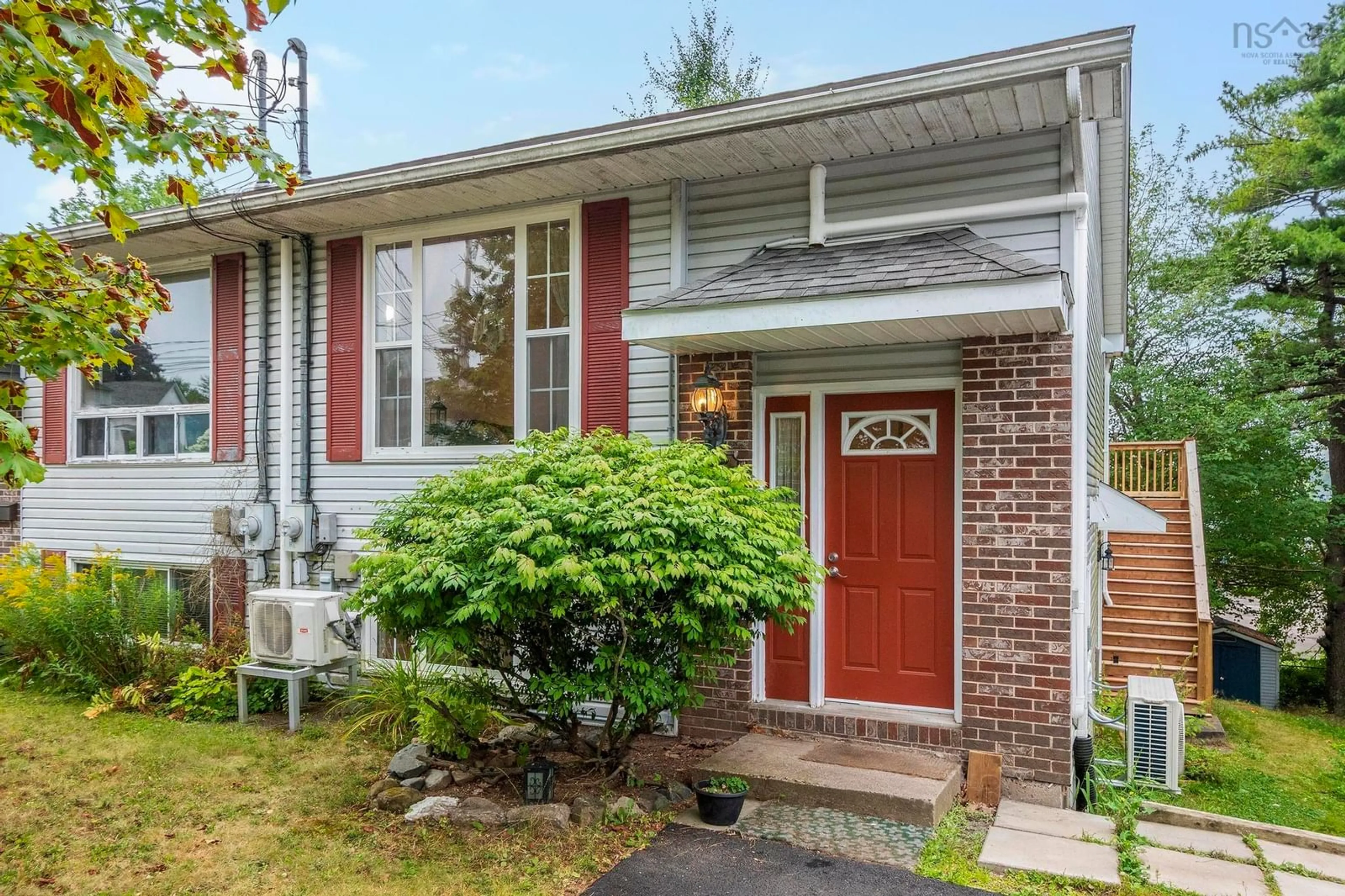 Home with vinyl exterior material, street for 45 Florence Place Crt, Lower Sackville Nova Scotia B4C 3Z4
