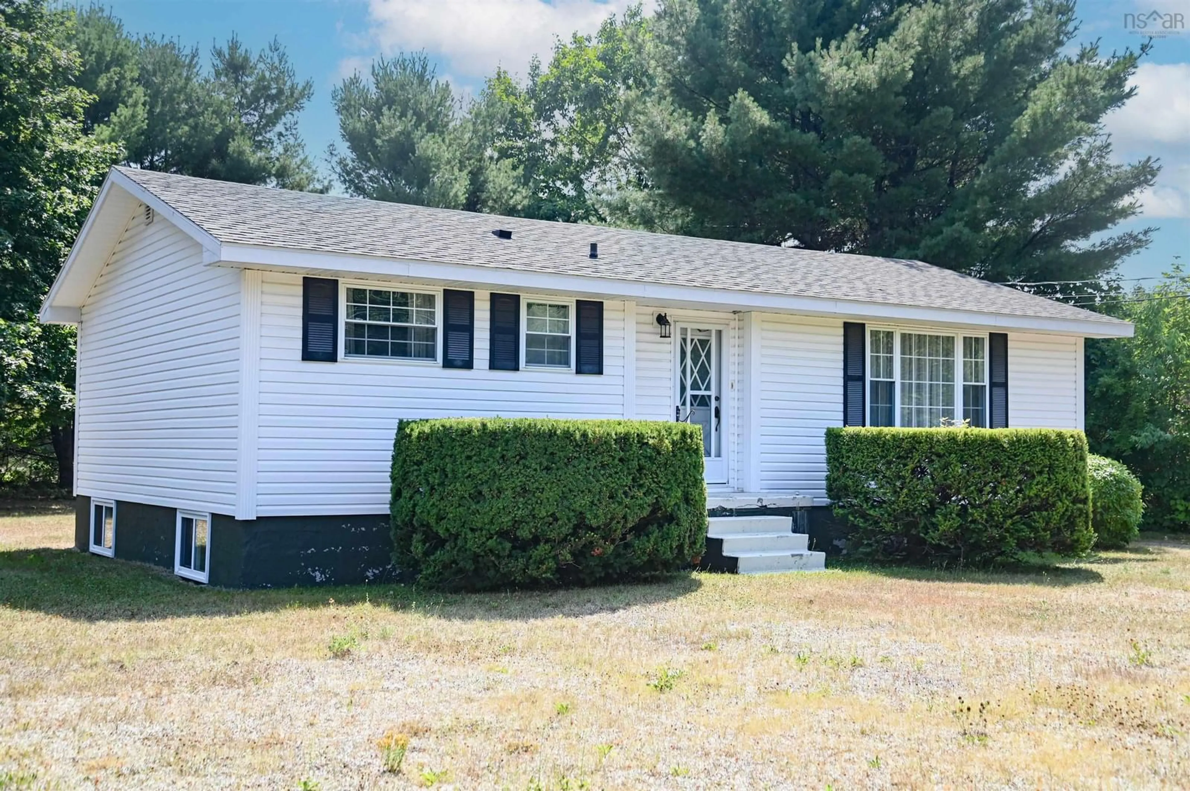 Home with vinyl exterior material, street for 2736 Pinecrest Drive, Coldbrook Nova Scotia B4R 1B3