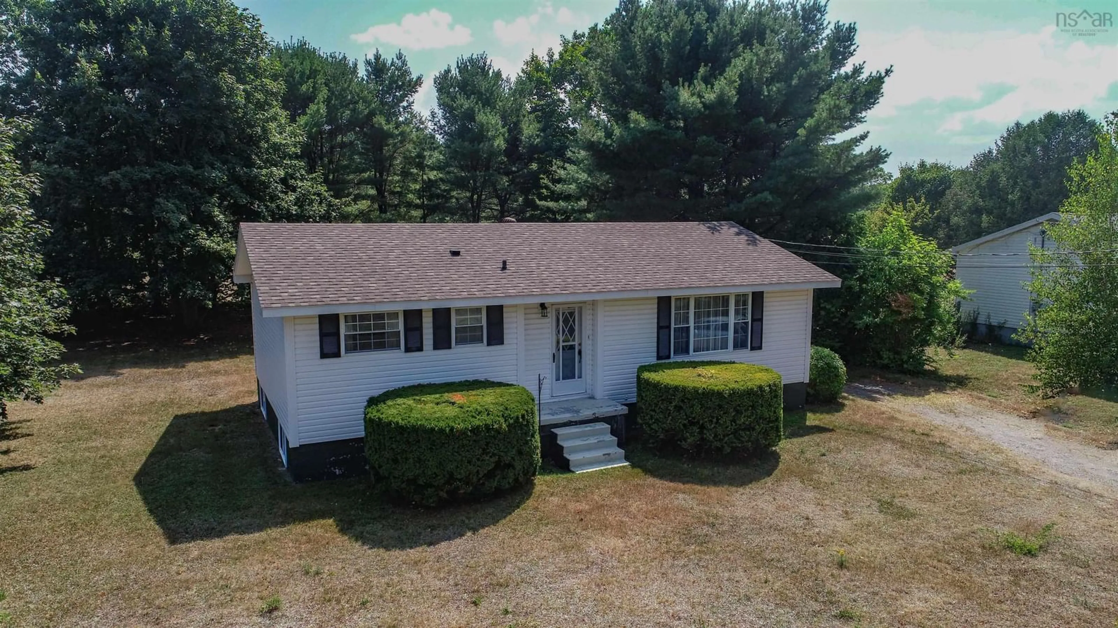 A pic from outside/outdoor area/front of a property/back of a property/a pic from drone, street for 2736 Pinecrest Drive, Coldbrook Nova Scotia B4R 1B3