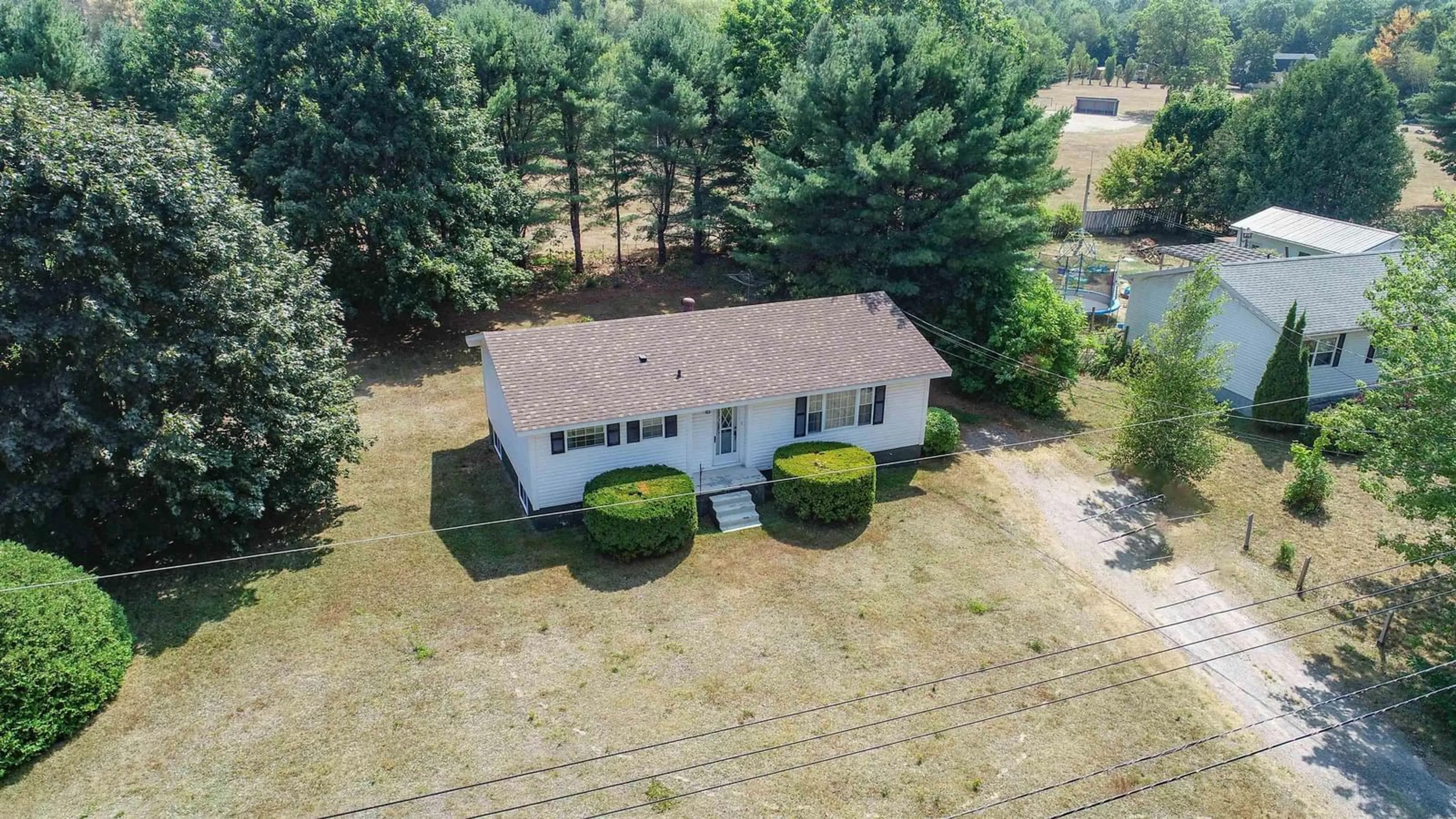 A pic from outside/outdoor area/front of a property/back of a property/a pic from drone, unknown for 2736 Pinecrest Drive, Coldbrook Nova Scotia B4R 1B3