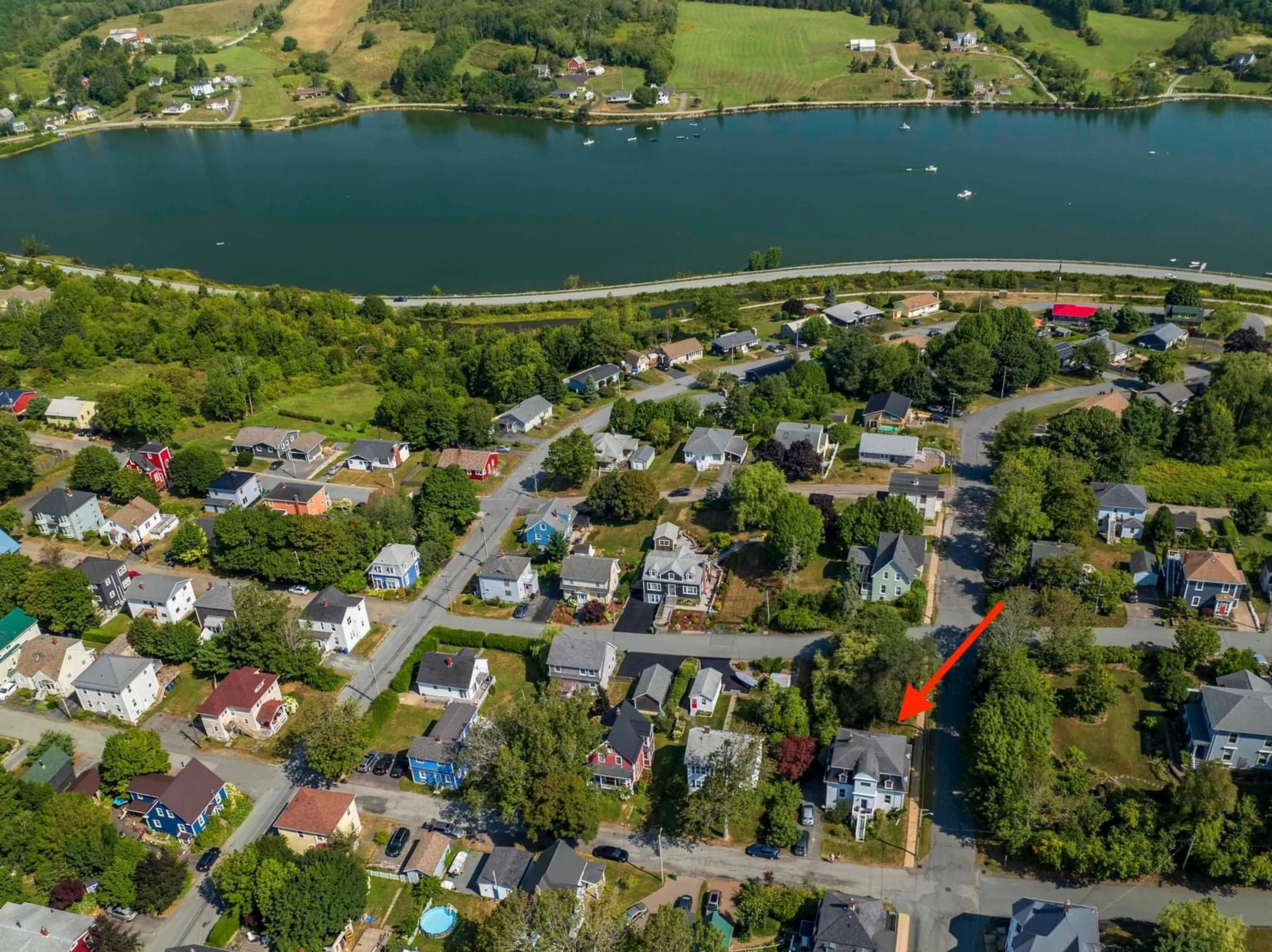 A pic from outside/outdoor area/front of a property/back of a property/a pic from drone, water/lake/river/ocean view for 177 York St, Lunenburg Nova Scotia B0J 2C0