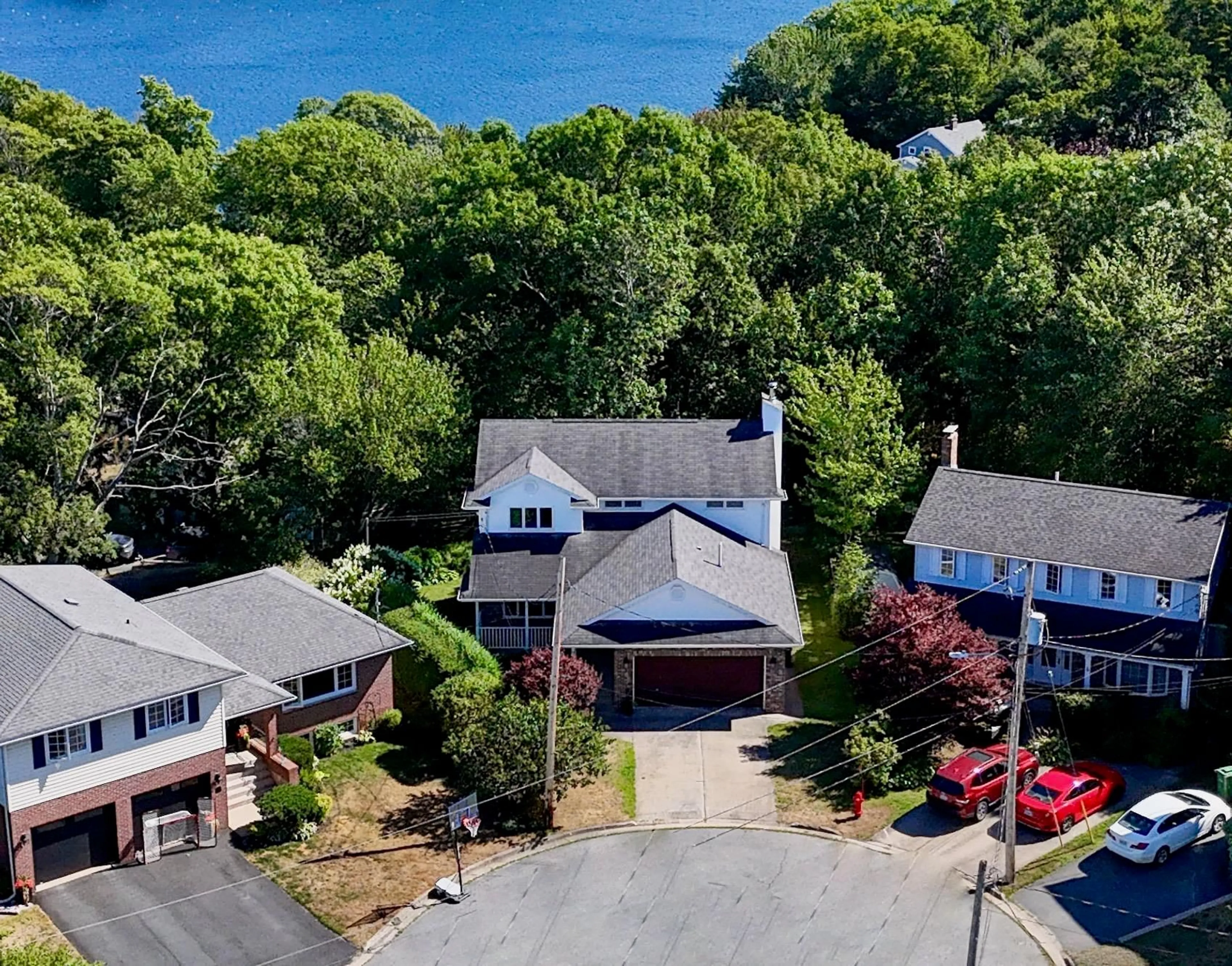 A pic from outside/outdoor area/front of a property/back of a property/a pic from drone, street for 7 Empress Crt, Dartmouth Nova Scotia B3A 4P4