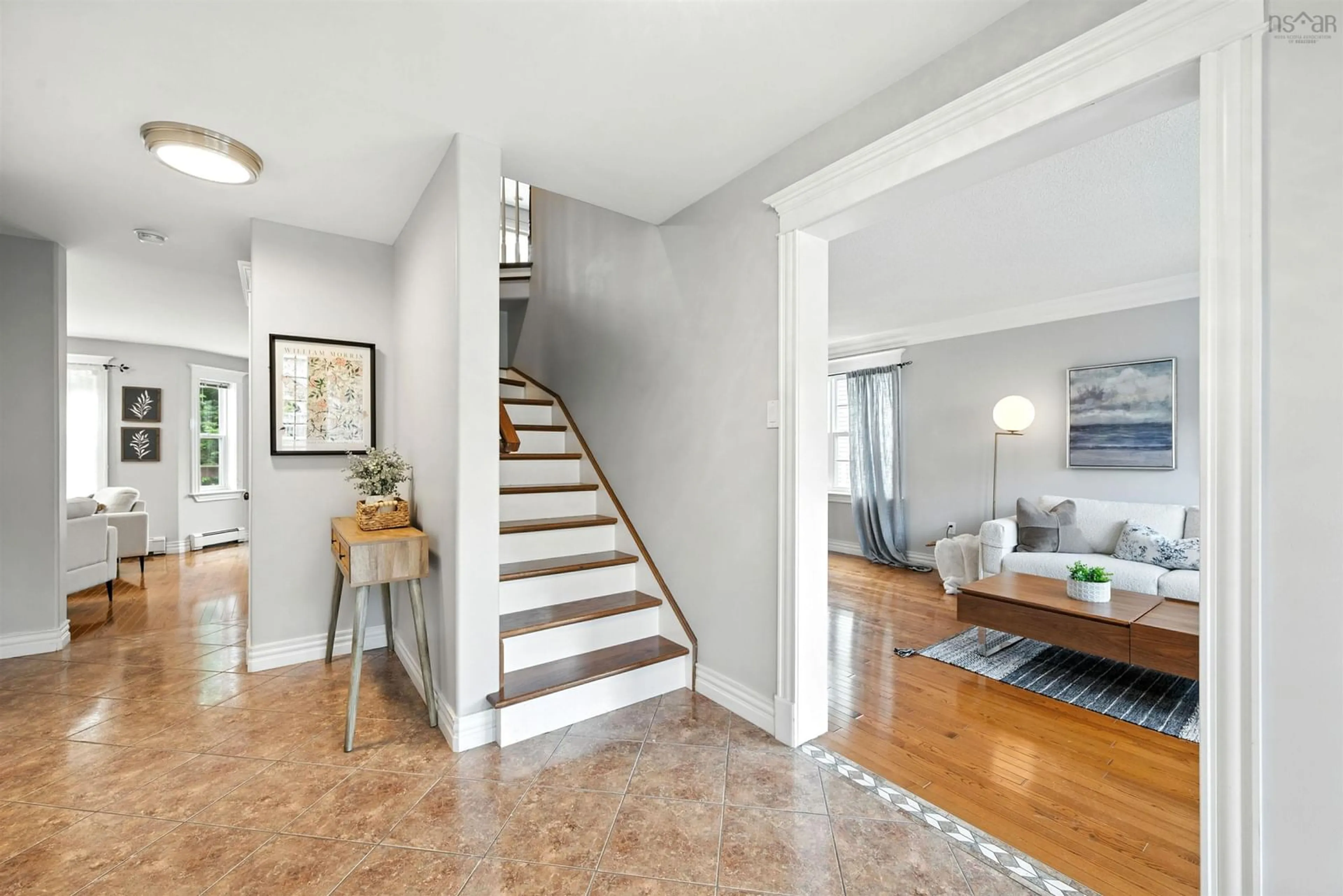 Indoor entryway for 98 Castlepark Grove, Halifax Nova Scotia B3M 4X9