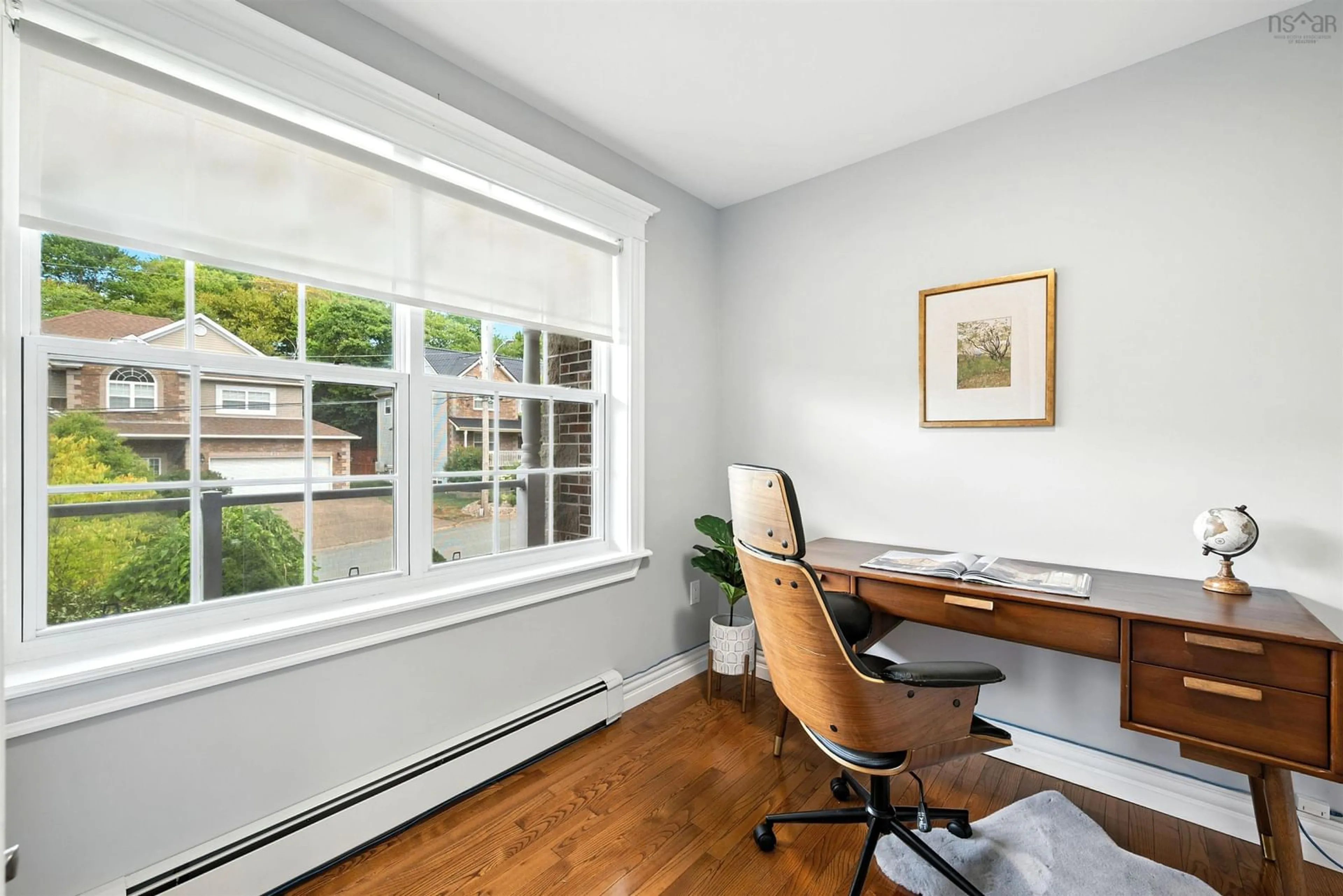 A pic of a room for 98 Castlepark Grove, Halifax Nova Scotia B3M 4X9