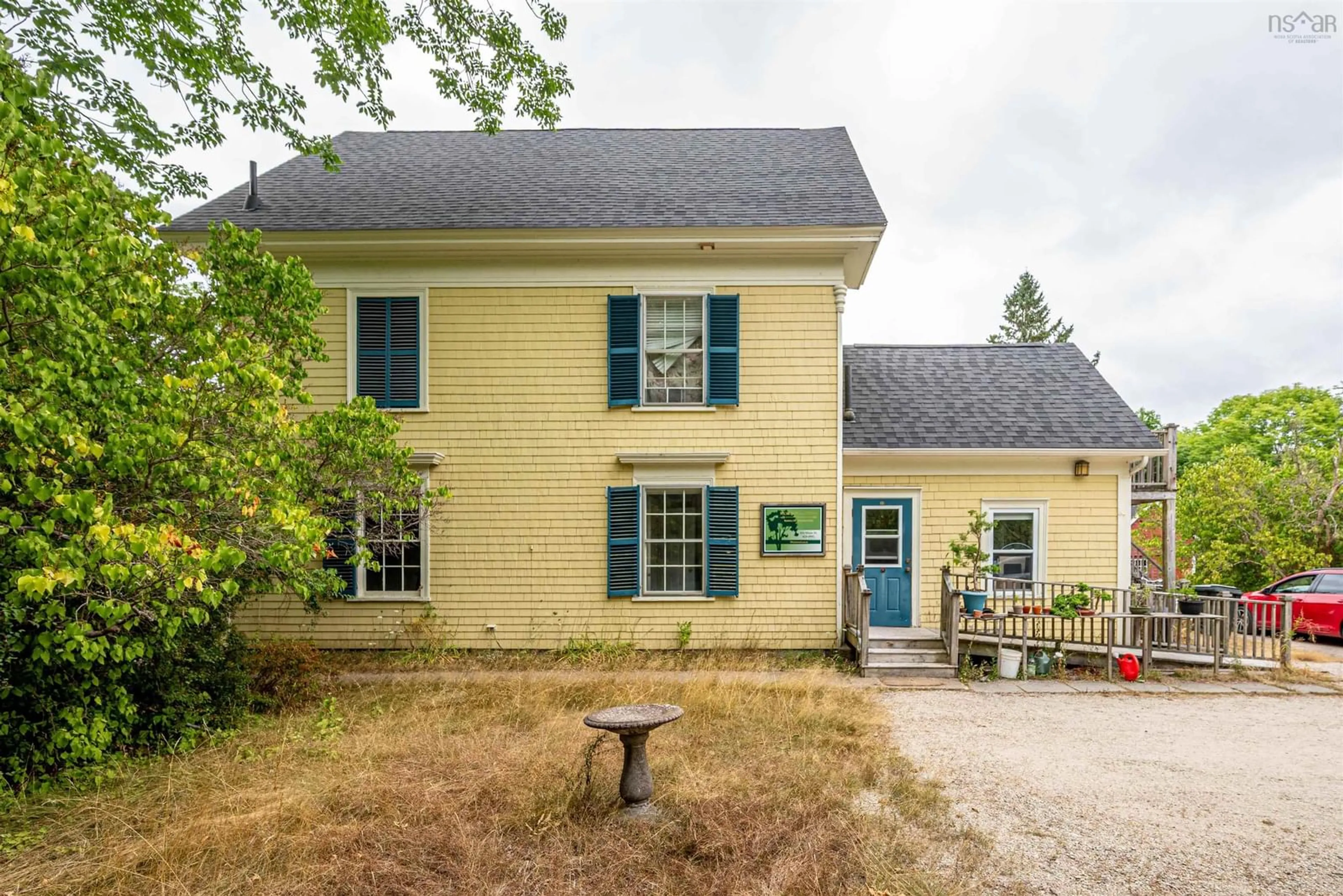 Patio, street for 424 Main St, Mahone Bay Nova Scotia B0J 2E0