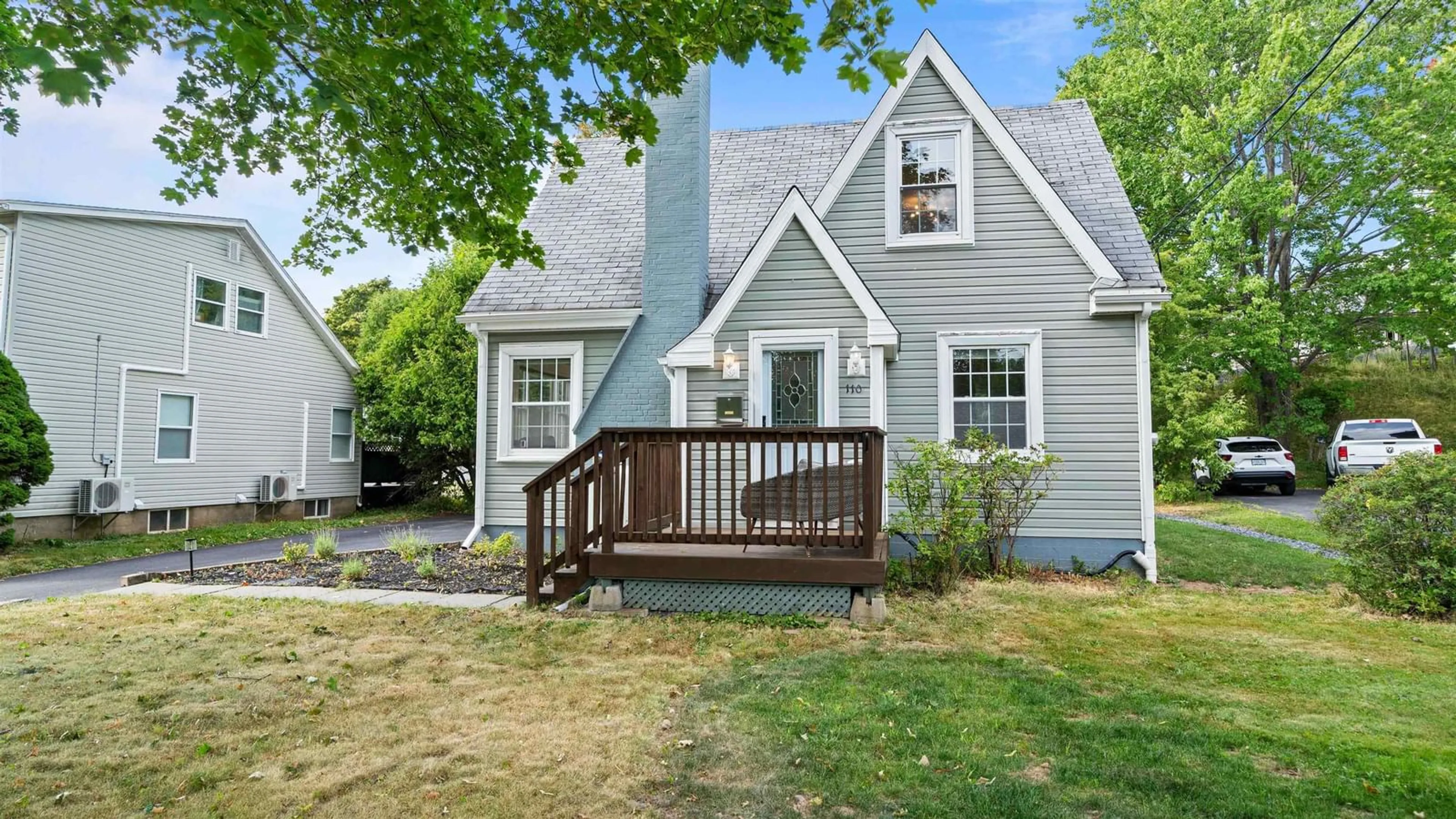 Home with vinyl exterior material, street for 110 Elm St, New Glasgow Nova Scotia B2H 1Y4
