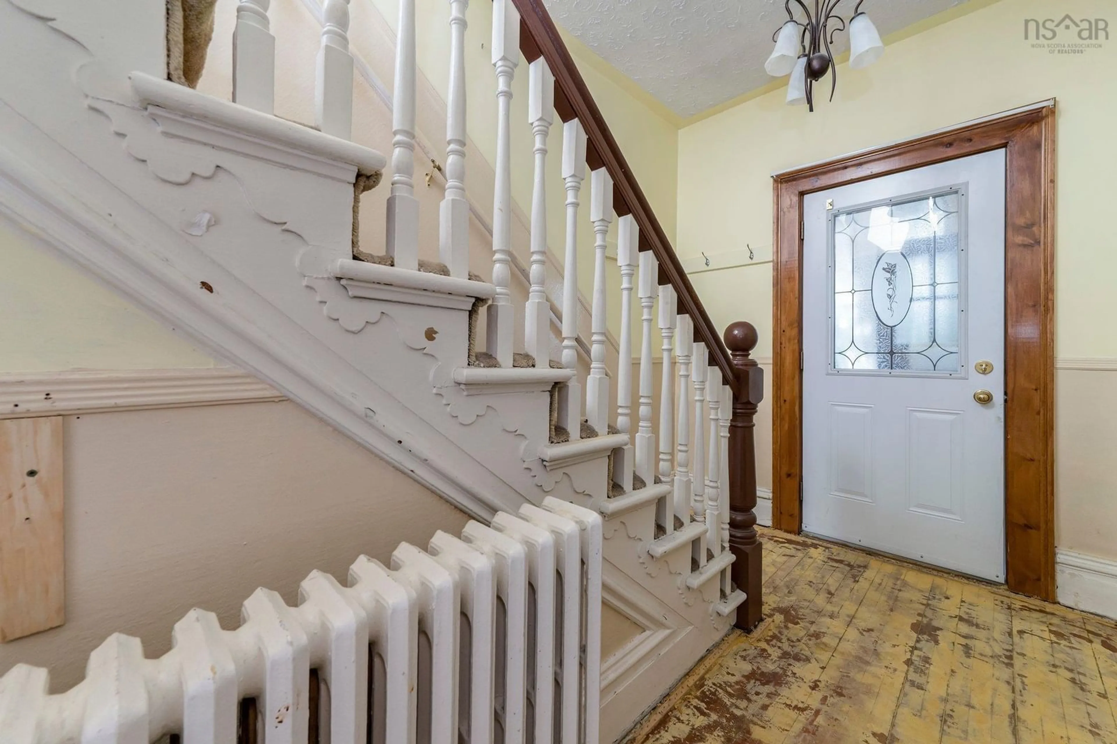 Stairs for 6311 Yale St, Halifax Nova Scotia B3L 1C9