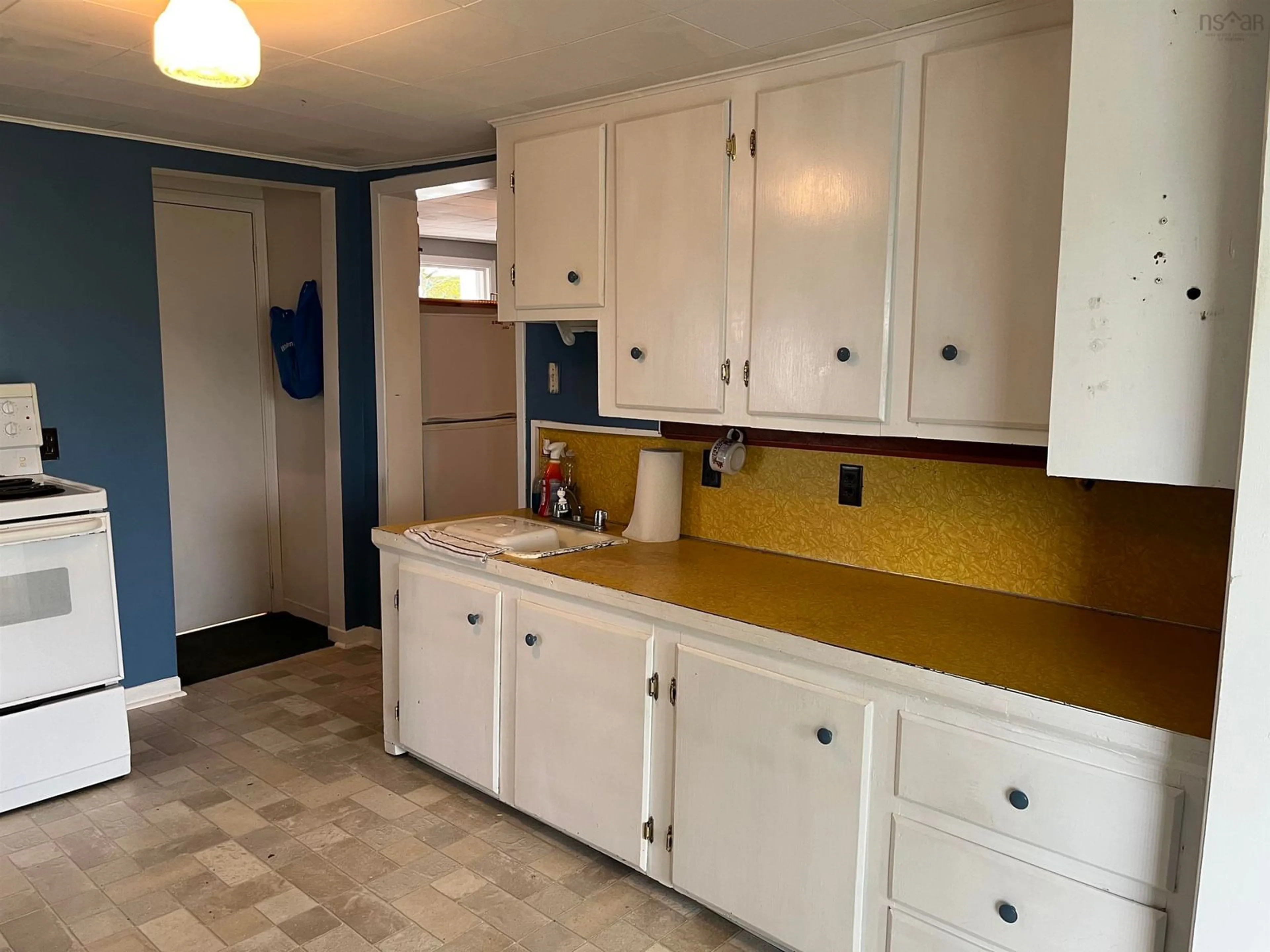 Standard kitchen, ceramic/tile floor for 607 Highway 2, Lower Five Islands Nova Scotia B0M 1N0